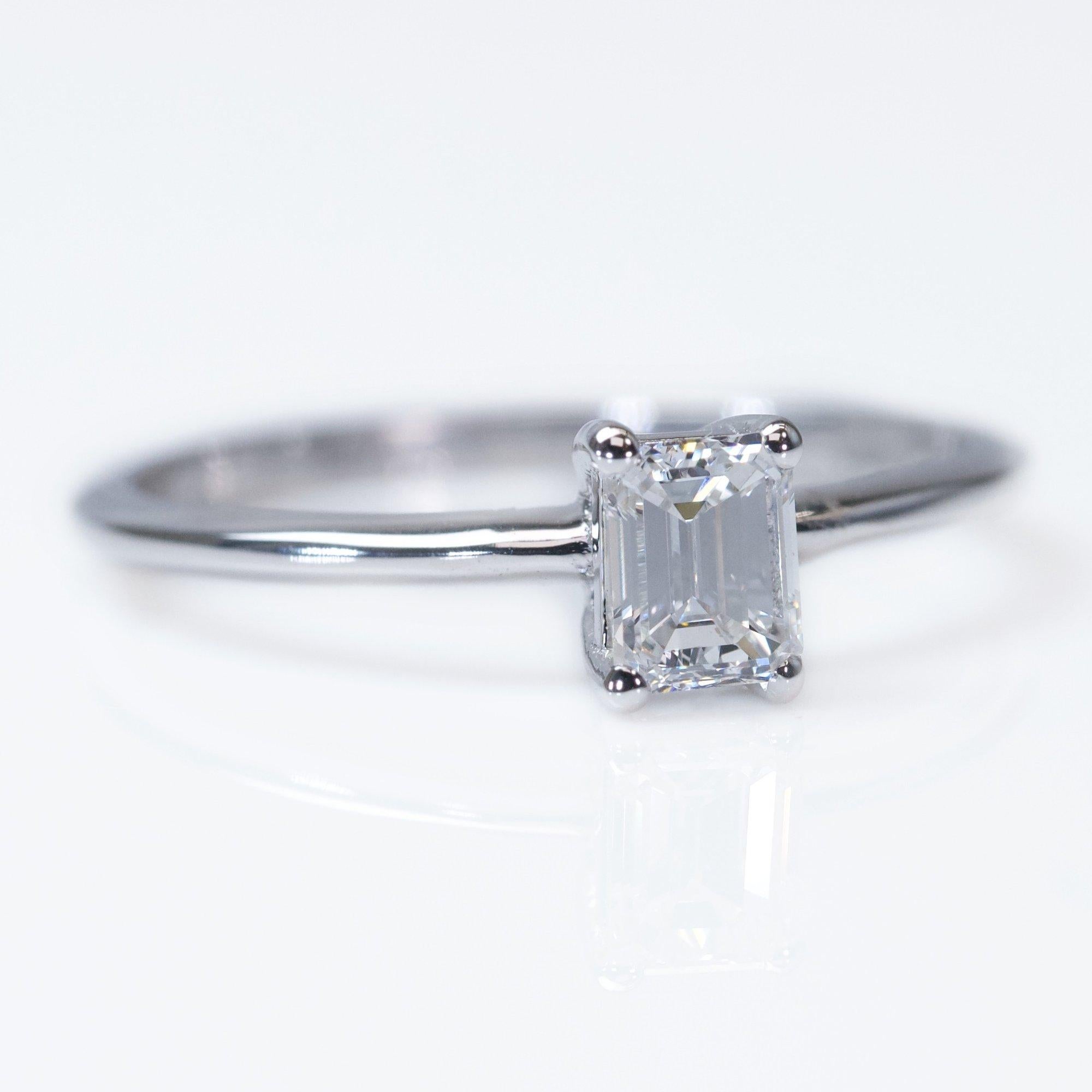 Emerald Cut Classic 18K White Gold Ring with 0.41 carat Natural Diamond- GIA Certificate For Sale
