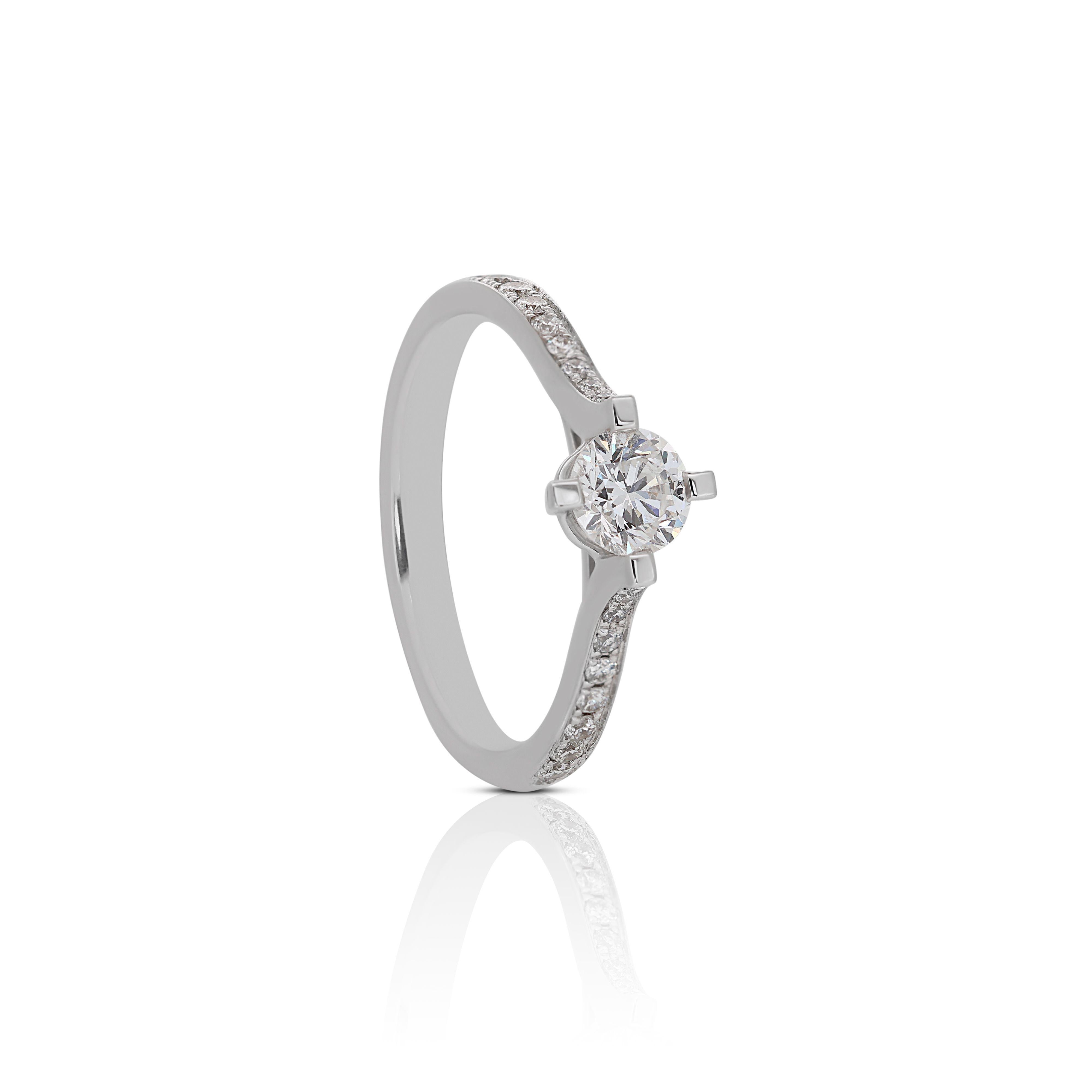 Klassischer Ring aus 18 Karat Weigold mit 0,74 Karat  Natrliche Diamanten  GIA-Zertifikat im Angebot 1