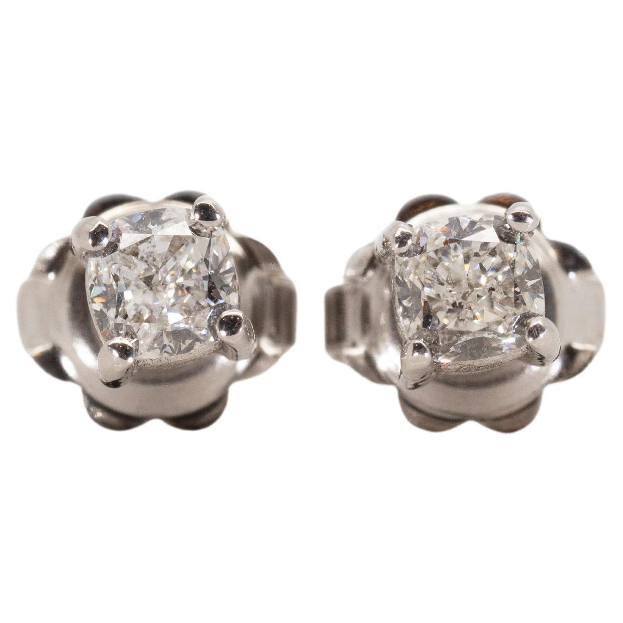 Sparkling 18k White gold Stud Earrings with 1.03 ct natural diamonds