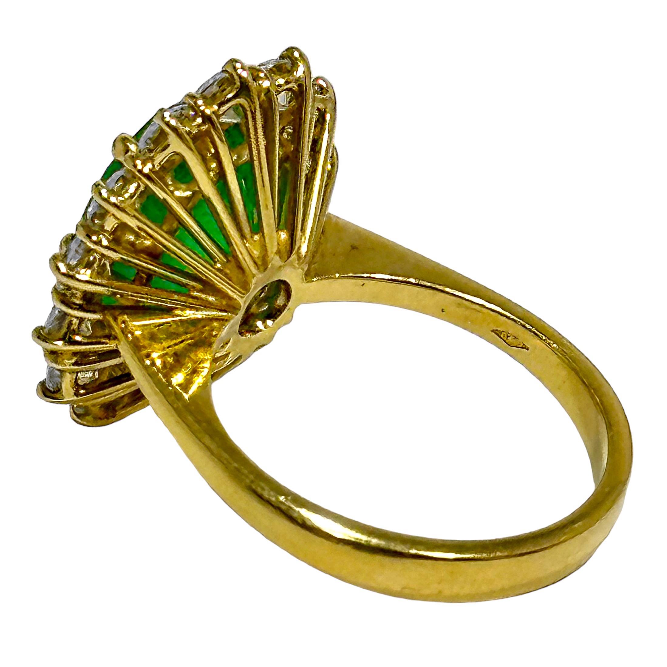 Classic 18K Yellow Gold Cocktail Ring with Oval Emerald Framed by Round Diamonds In Good Condition For Sale In Palm Beach, FL