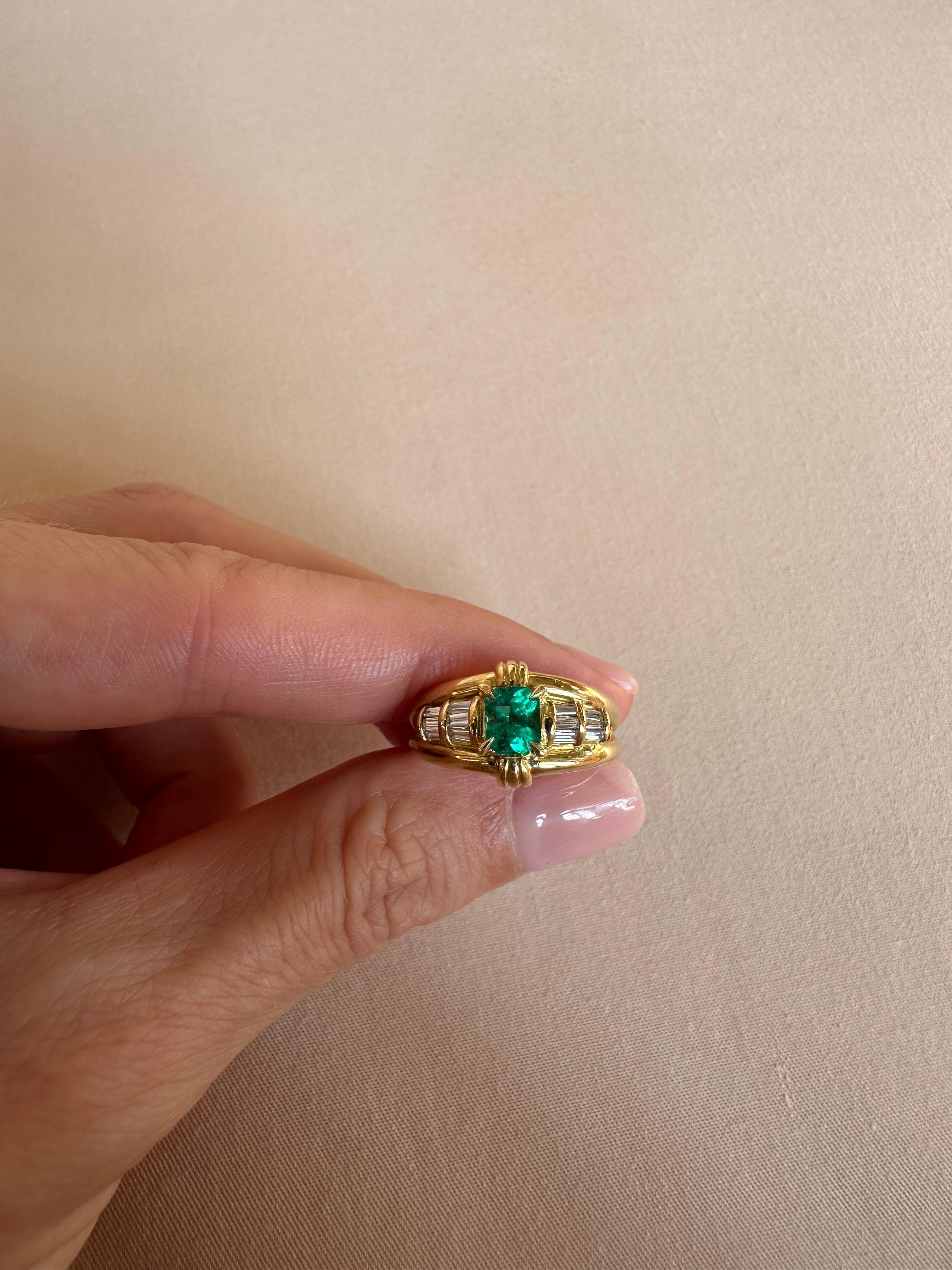 Emerald Cut Classic 18K Yellow Gold Colombian Emerald and Diamond Ring