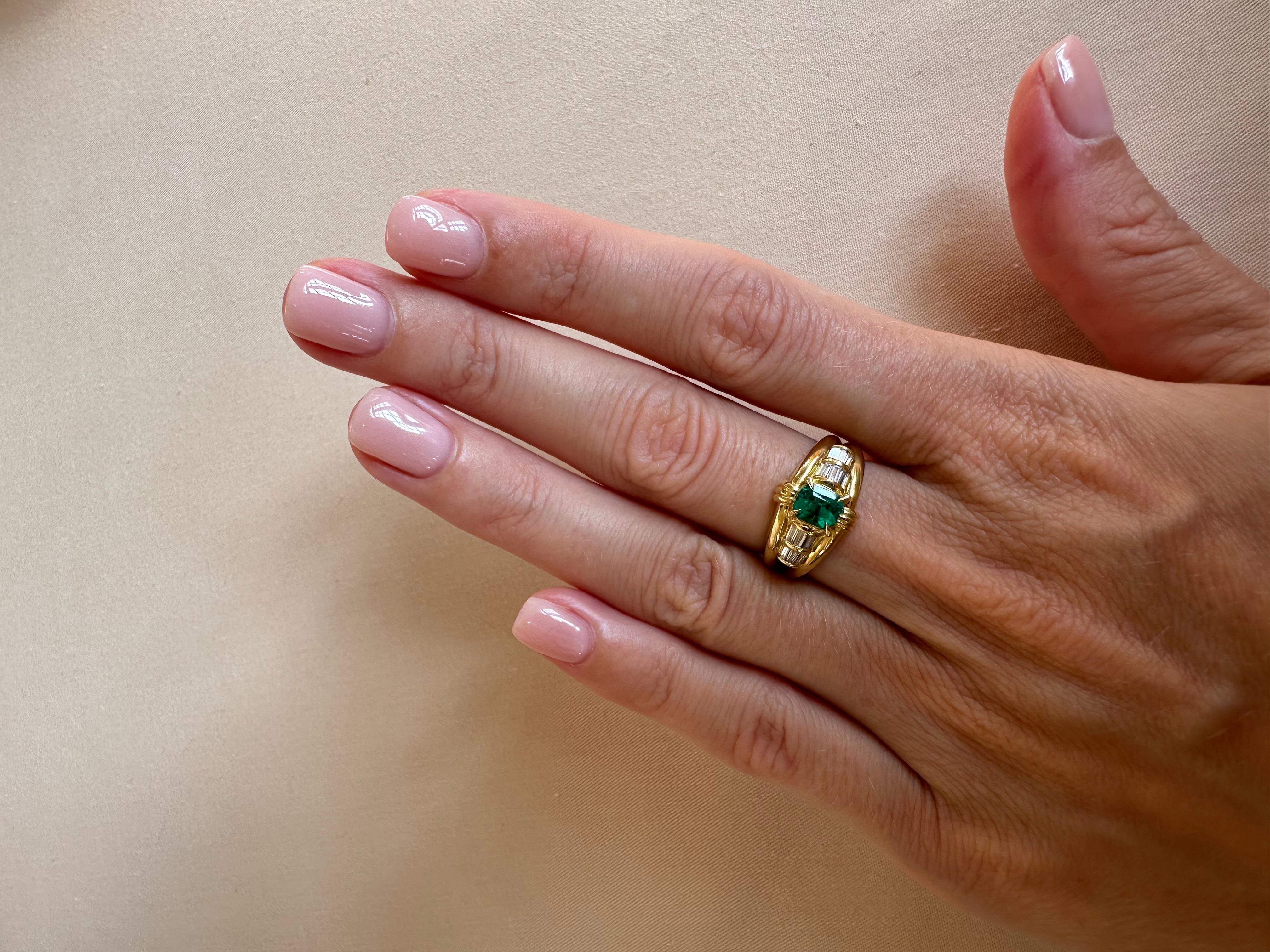 Women's Classic 18K Yellow Gold Colombian Emerald and Diamond Ring