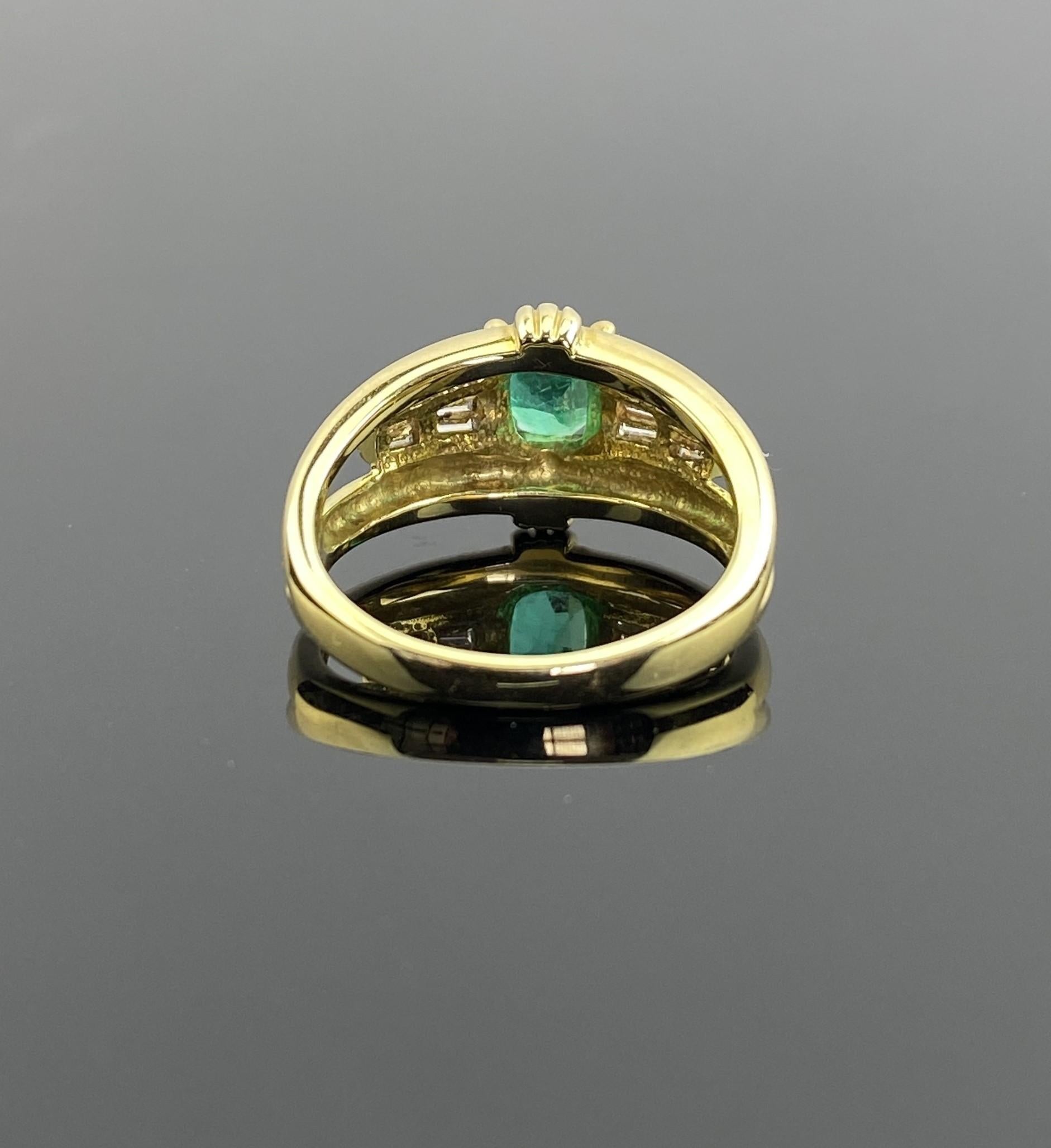 Classic 18K Yellow Gold Colombian Emerald and Diamond Ring 3
