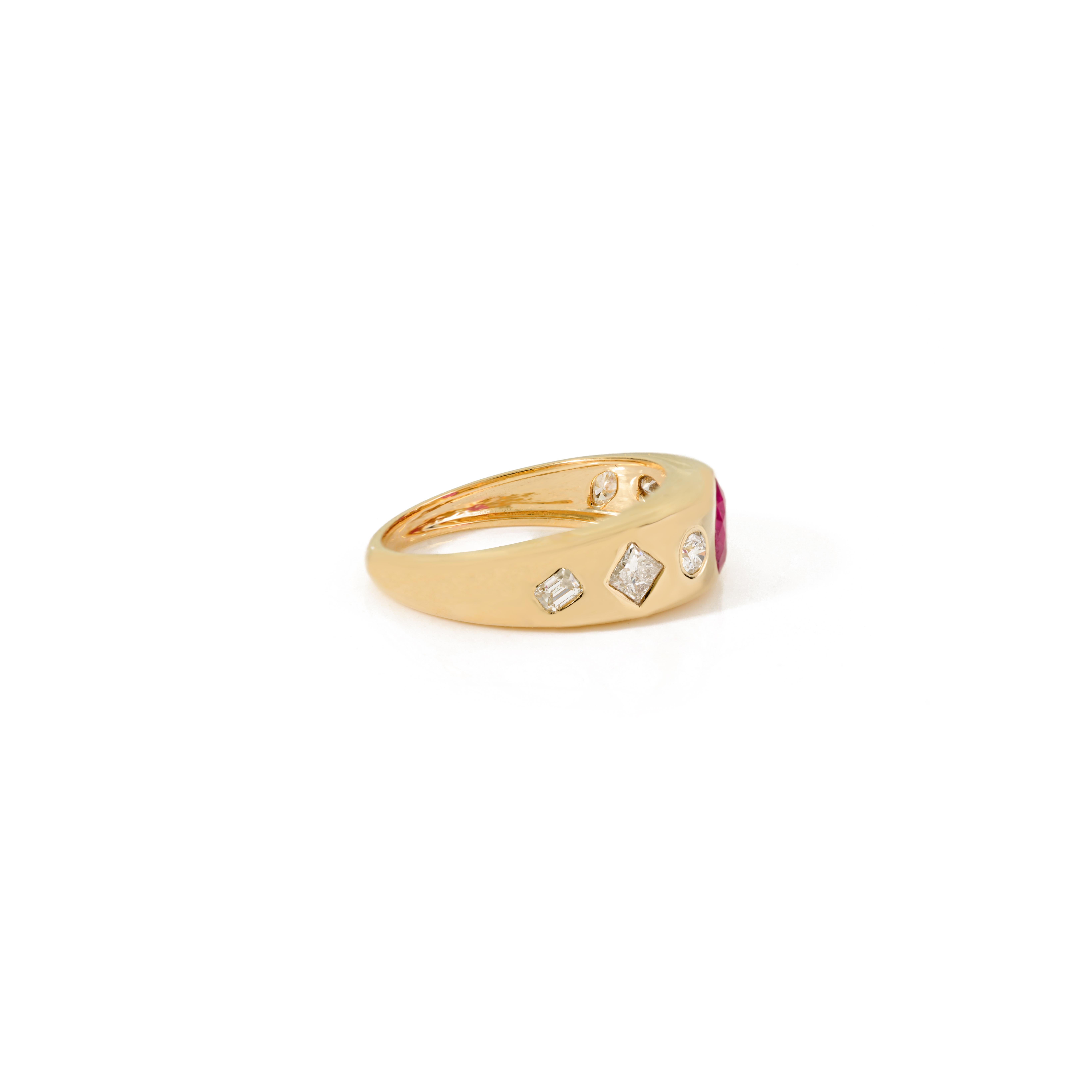 in vendita:  Anello classico a cupola in oro giallo 18 carati con rubino taglio ovale e diamanti taglio misto 5