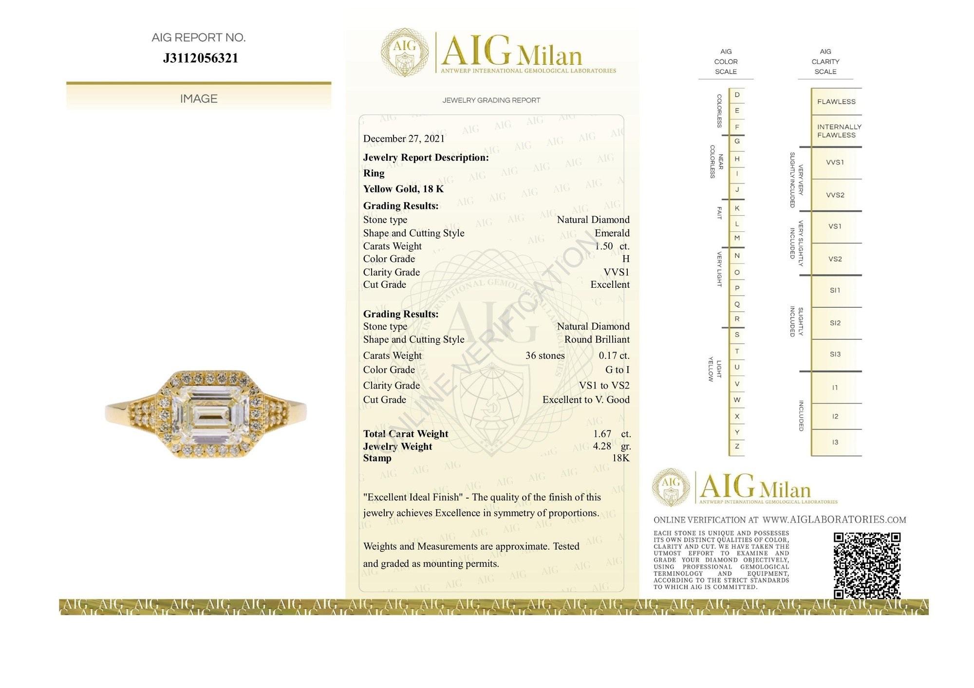 Emerald Cut Classic 18K Yellow Gold Ring with 1.67 Ct Natural Diamonds, AIG Certificate For Sale