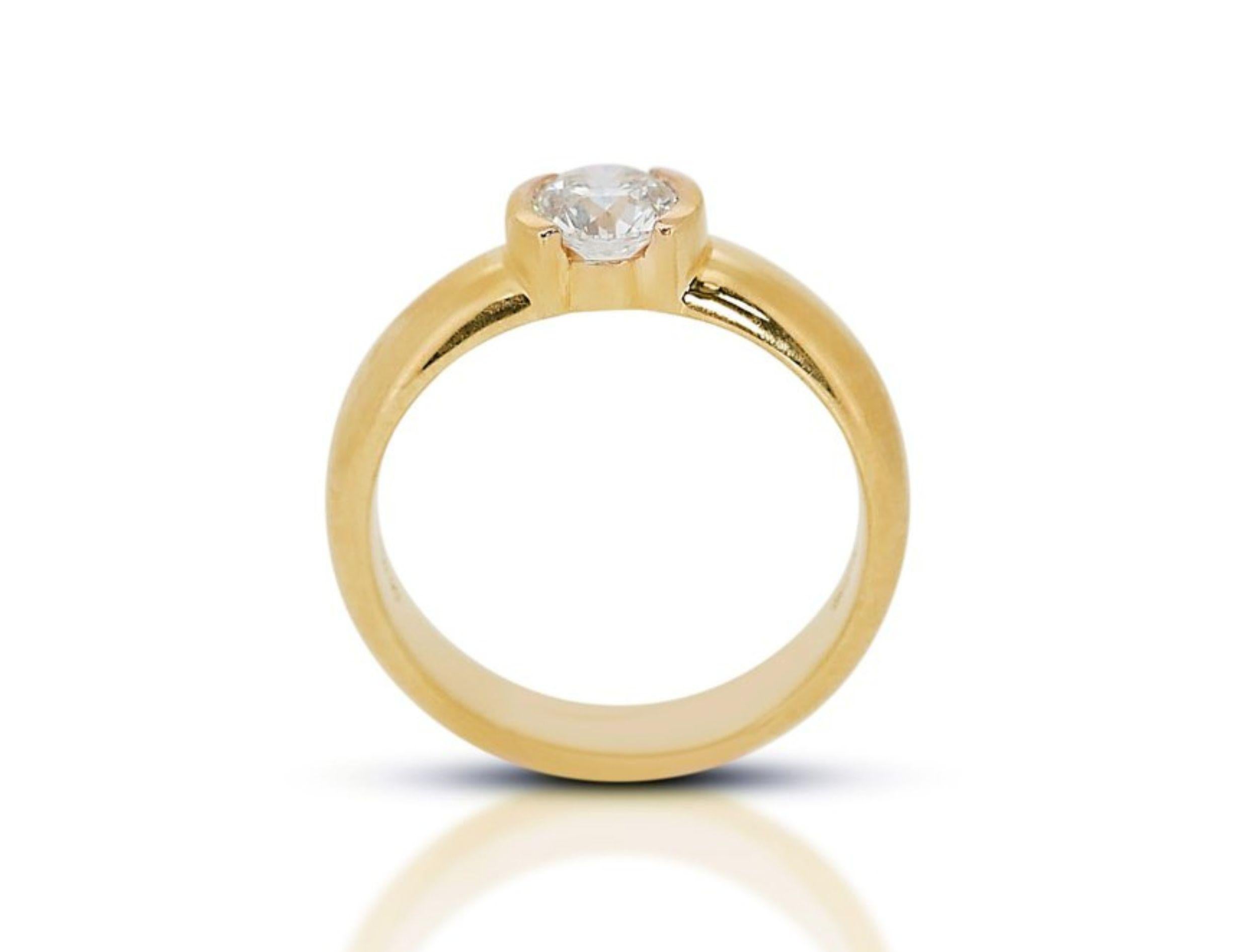 Classic 18K Gelbgold Solitär Ring im Zustand „Neu“ in רמת גן, IL