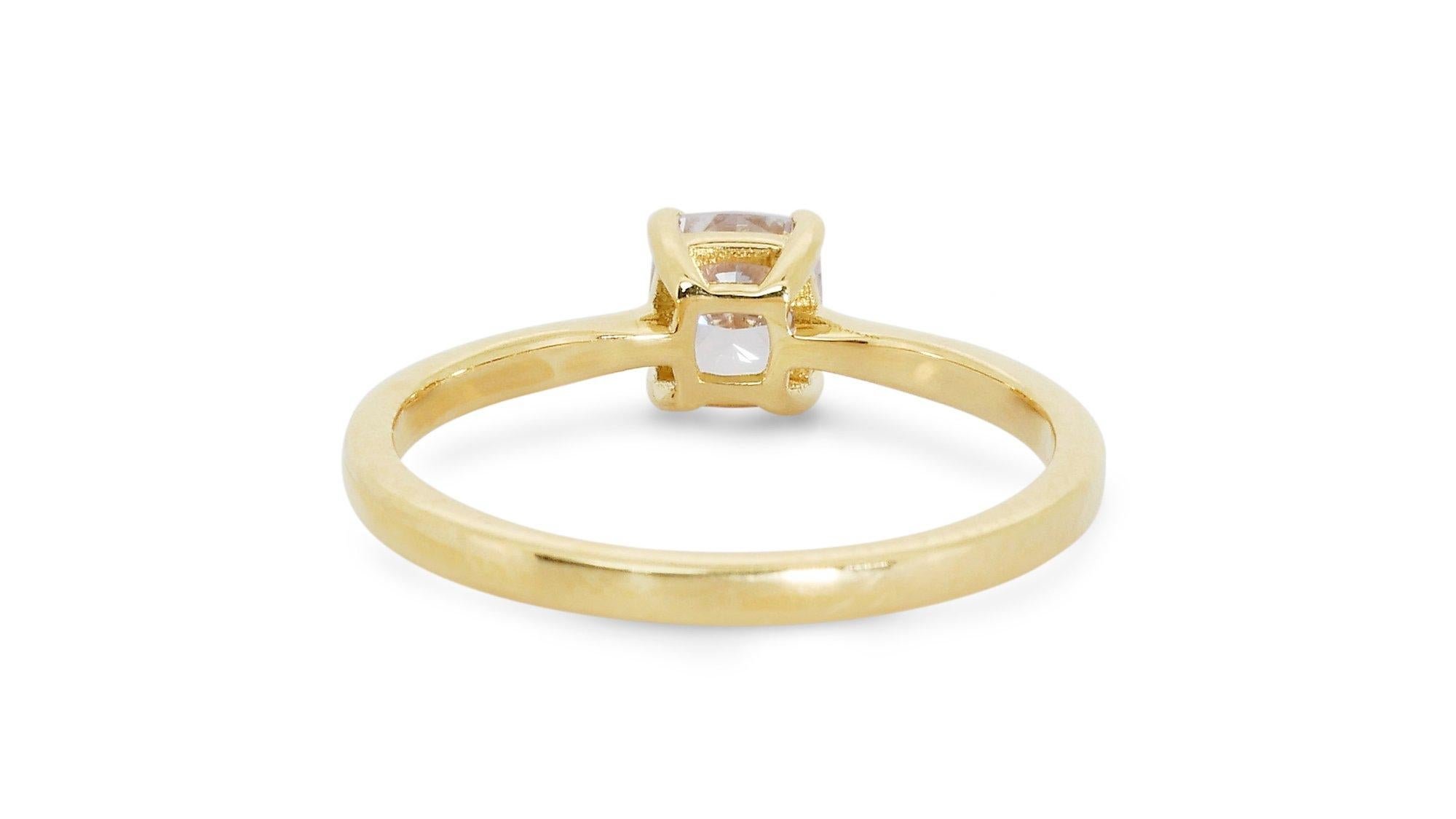 Classic 18k Yellow Gold Solitaire Ring with 0.70 Cushion Cut Diamond For Sale 5