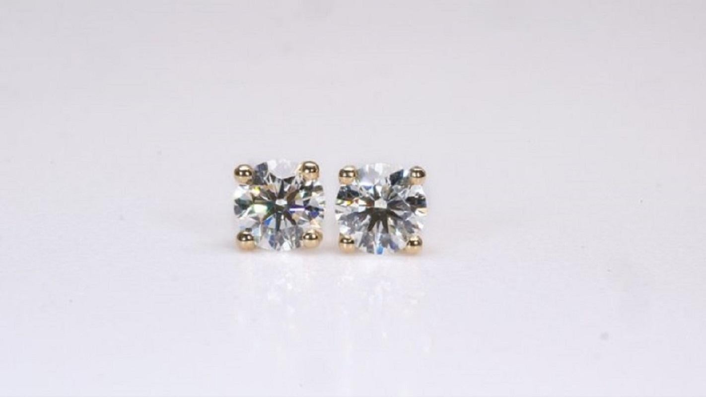 Classic 18k Yellow Gold Stud Earrings with 0.68 Ct Natural Diamonds, AIG Cert In New Condition In רמת גן, IL
