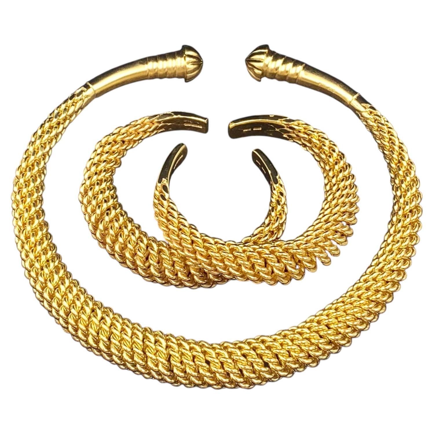 Conjunto clásico de collar tipo «torque» y pulseras de plata de ley con baño de oro amarillo de 18 quilates (vermeil)