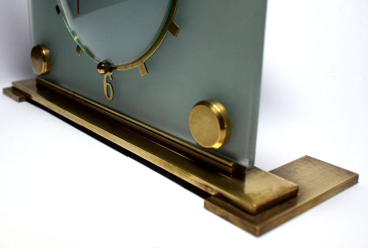 Classic 1930s Art Deco Mantel Clock by Goblin In Excellent Condition In Devon, England