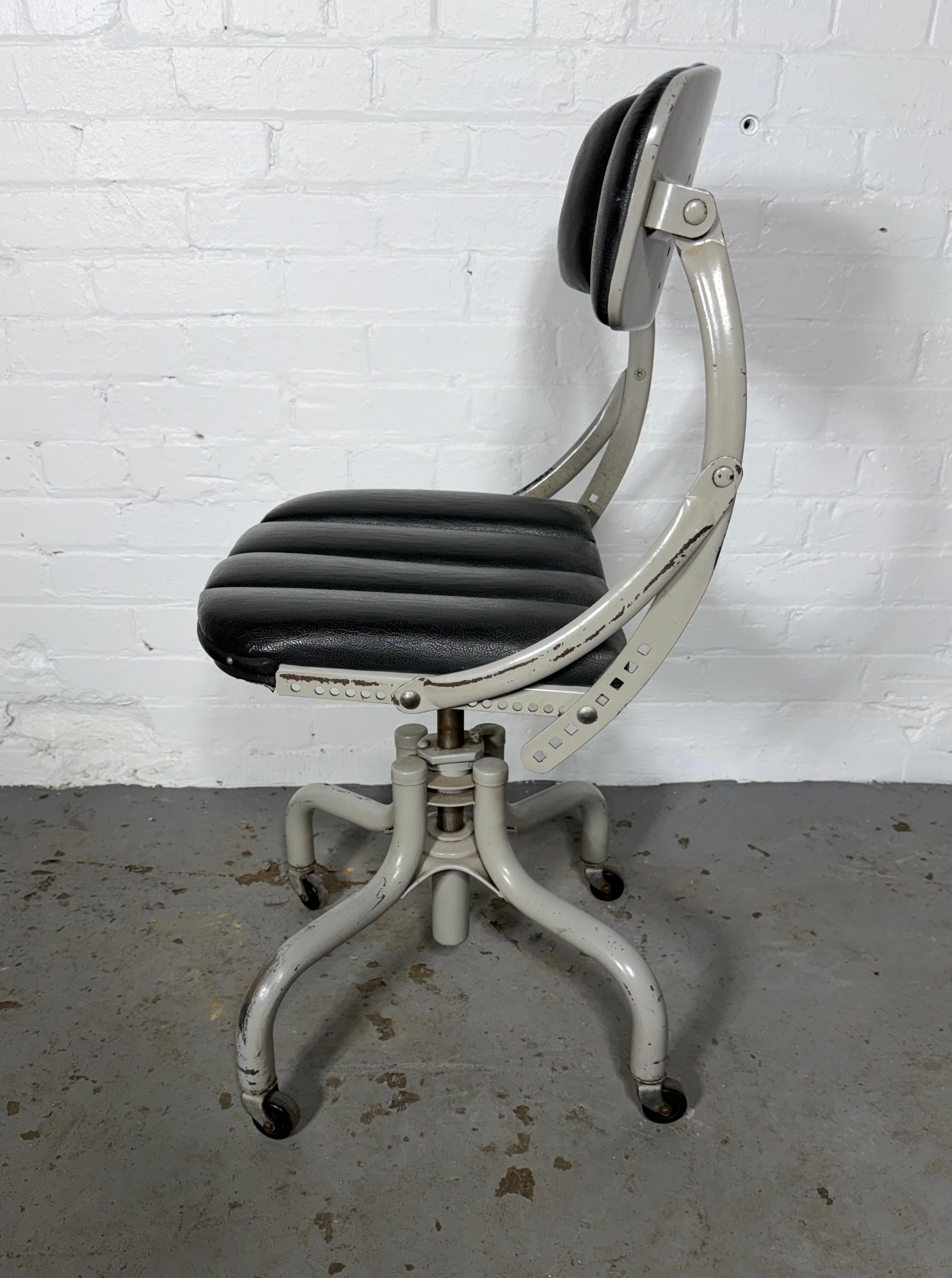1930s DO/MORE・INDASTORIAL CHAIR USA Classic 1930s DoMore Industrial Swivel Adjustable Rolling Desk