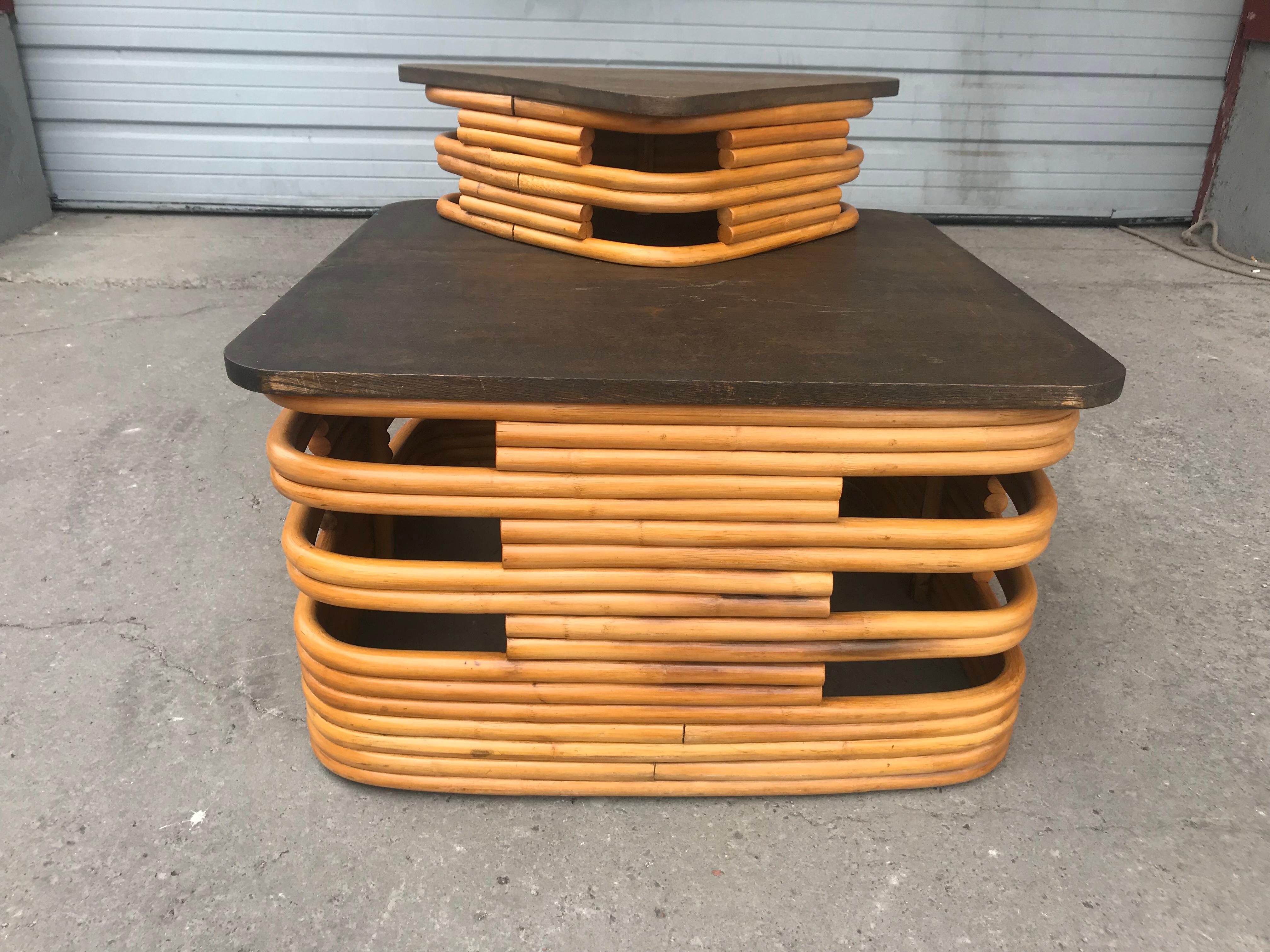Milieu du XXe siècle Table classique en rotin et bambou des années 1940 ou style Art Déco d'après Paul Frankl en vente