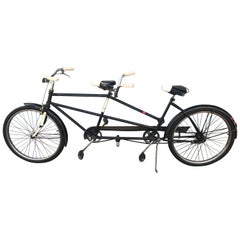 Bicyclette classique Tandem des années 1950, construite pour deux personnes par J C Higgins