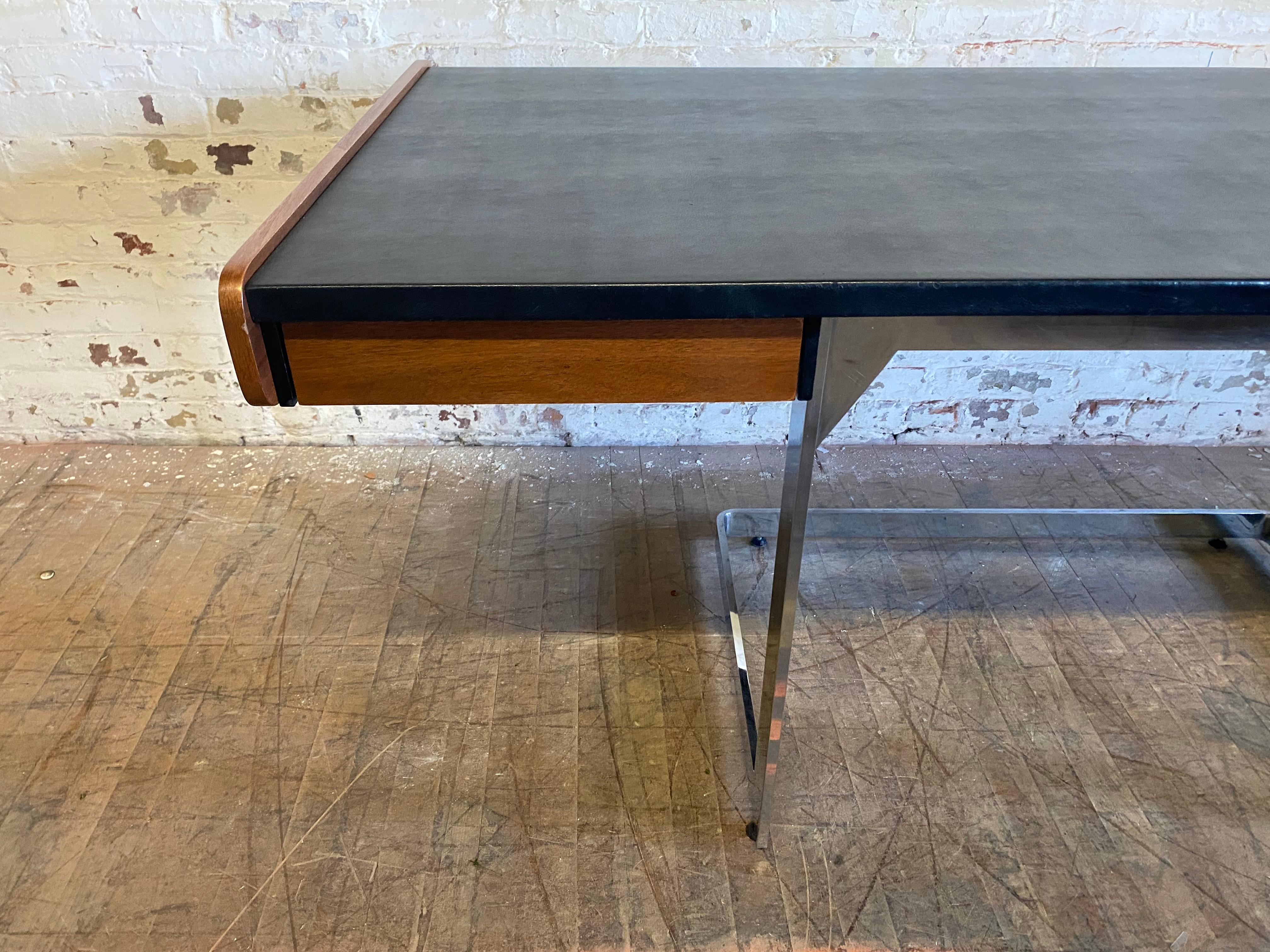 Classic 1960s Ste. Marie & Laurent Rosewood and Leather Desk 3