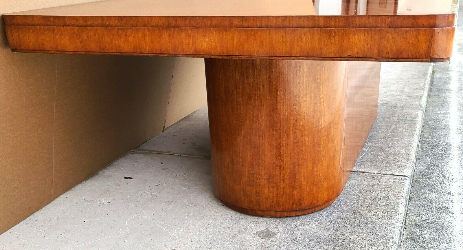Late 20th Century Classic 1980s Expansive Ralph Lauren Walnut Dining Table with Extension