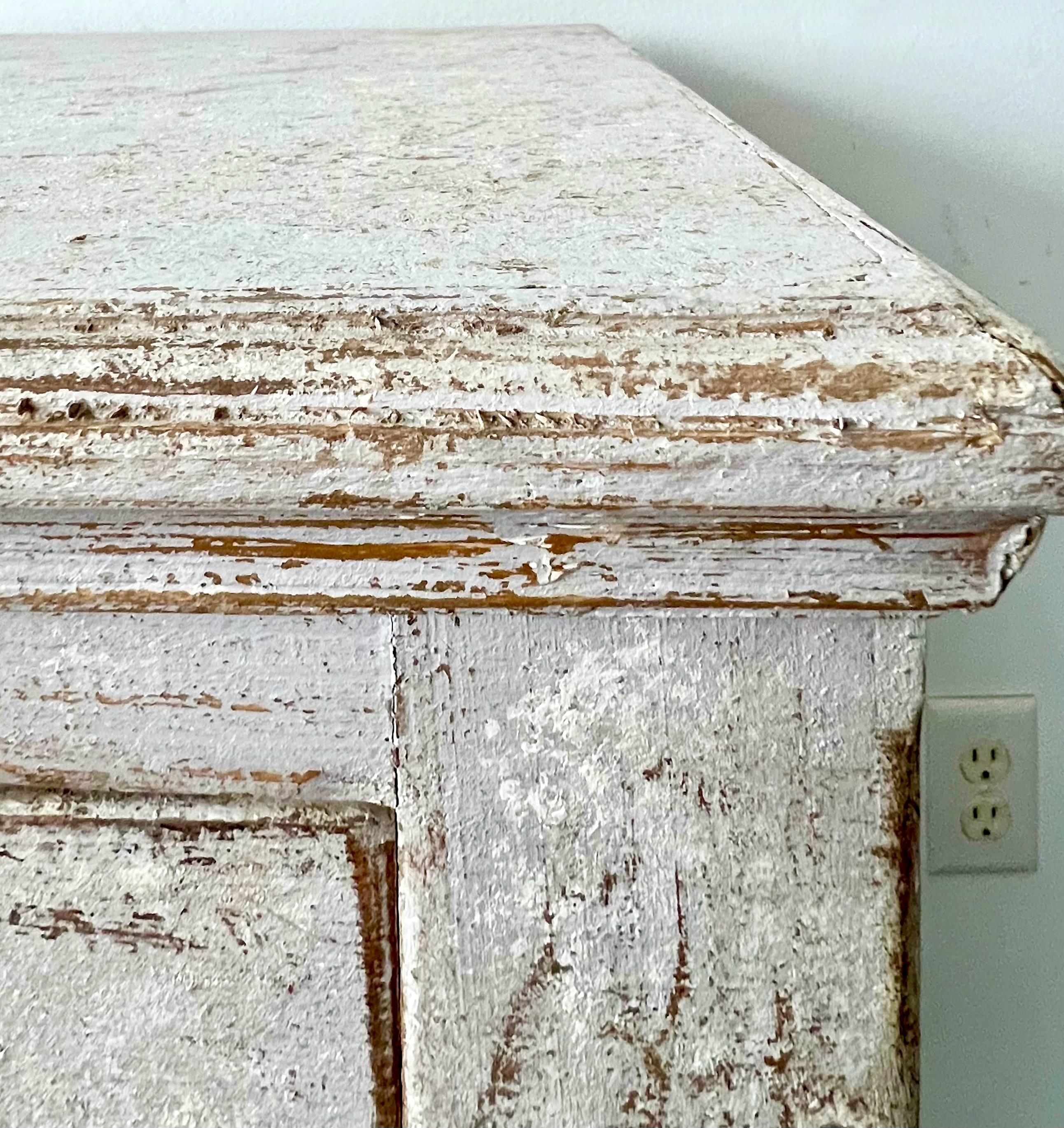Classic 19th century Swedish Long Sideboard 4