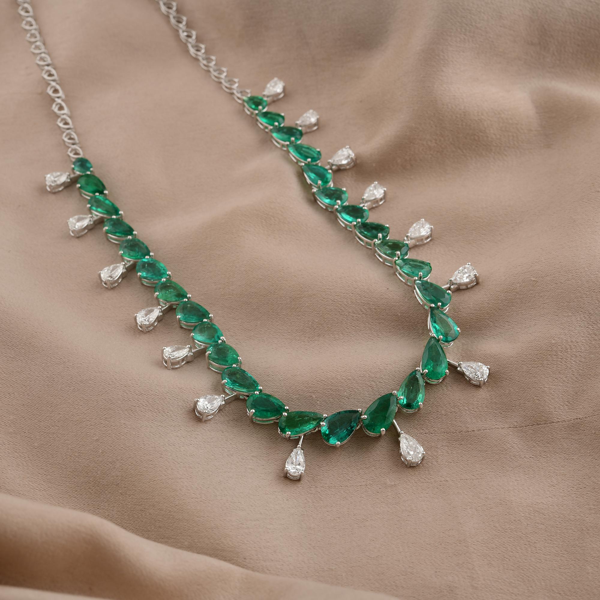 Collar Gargantilla Clásico Esmeralda 20,55ct con Gotas de Diamantes 4,64ct Oro Blanco 18k Corte pera en venta