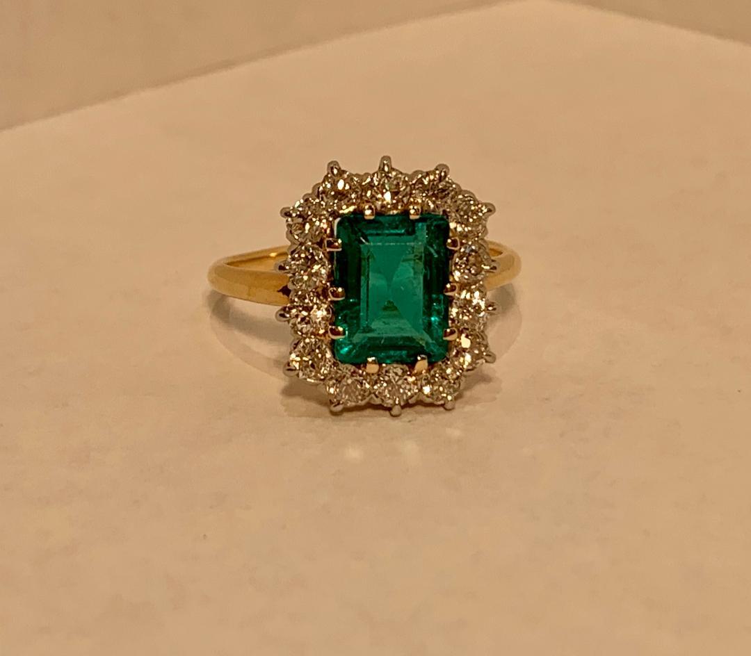 Emerald Cut Classic 2.76 Carat Columbian Emerald and Diamond 14 Karat Yellow Gold Ring
