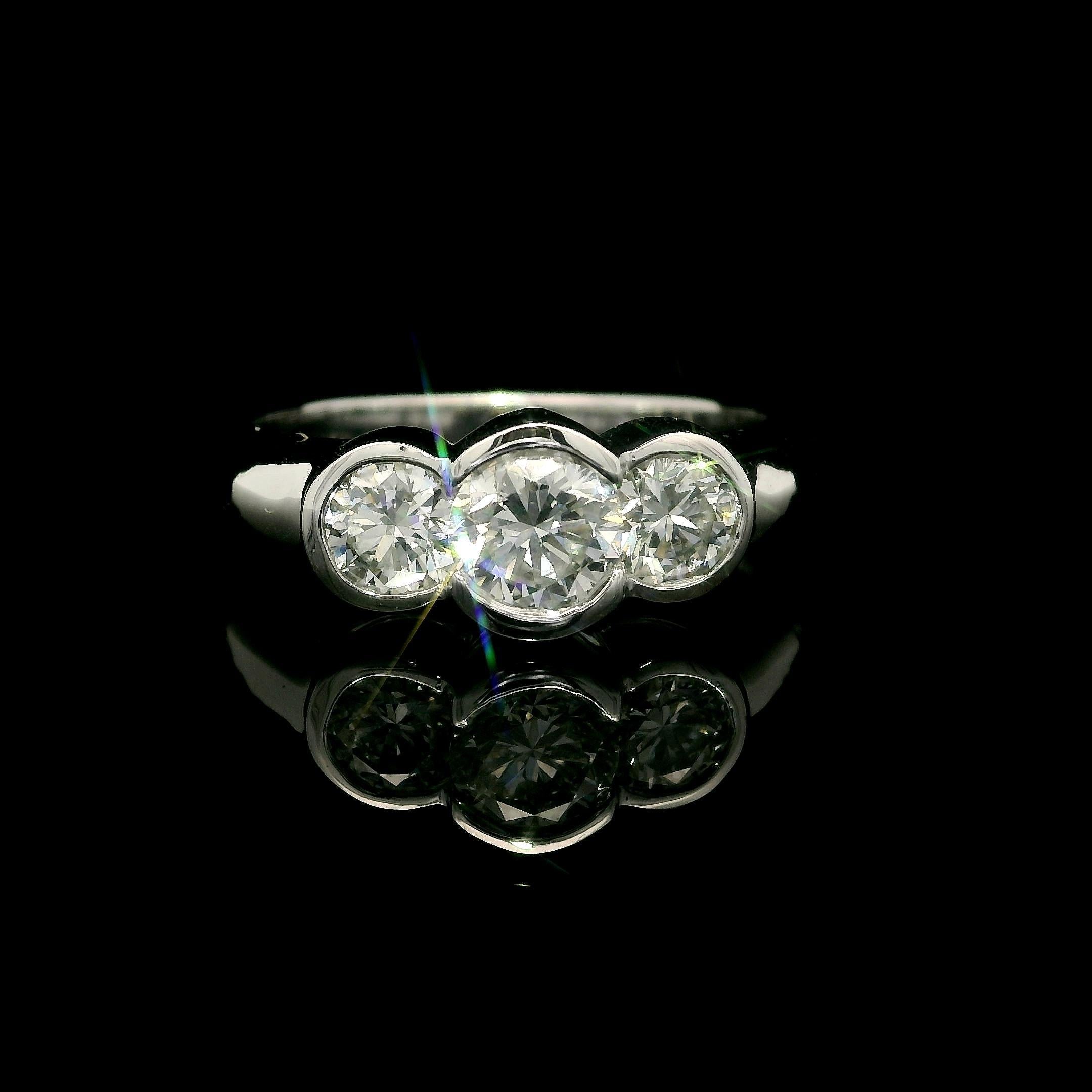 Classic 3 Stone 14k Weißgold 1,0ct Hälfte Lünette Set Diamond Engagement Band Ring im Angebot 5