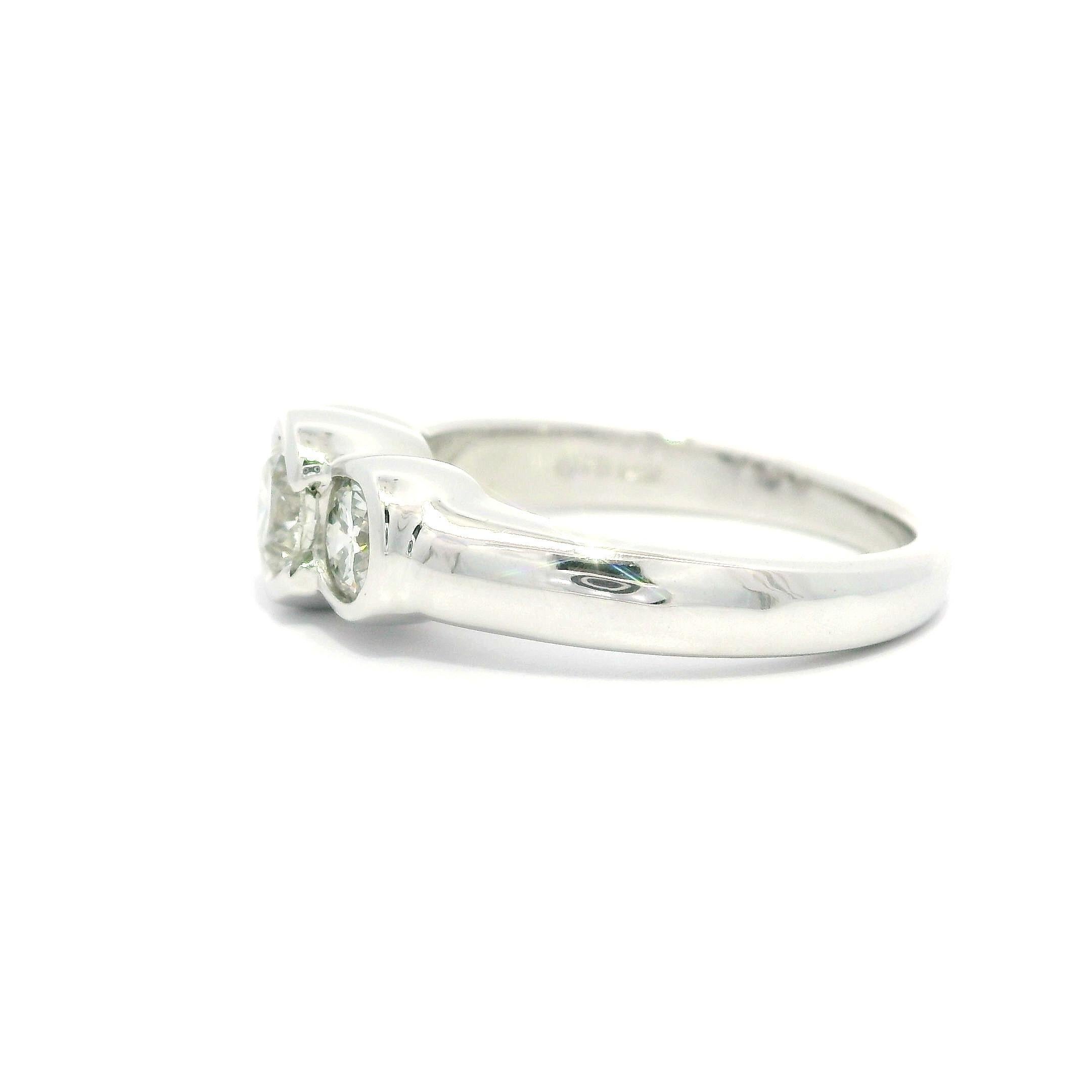 Classic 3 Stone 14k Weißgold 1,0ct Hälfte Lünette Set Diamond Engagement Band Ring im Angebot 2