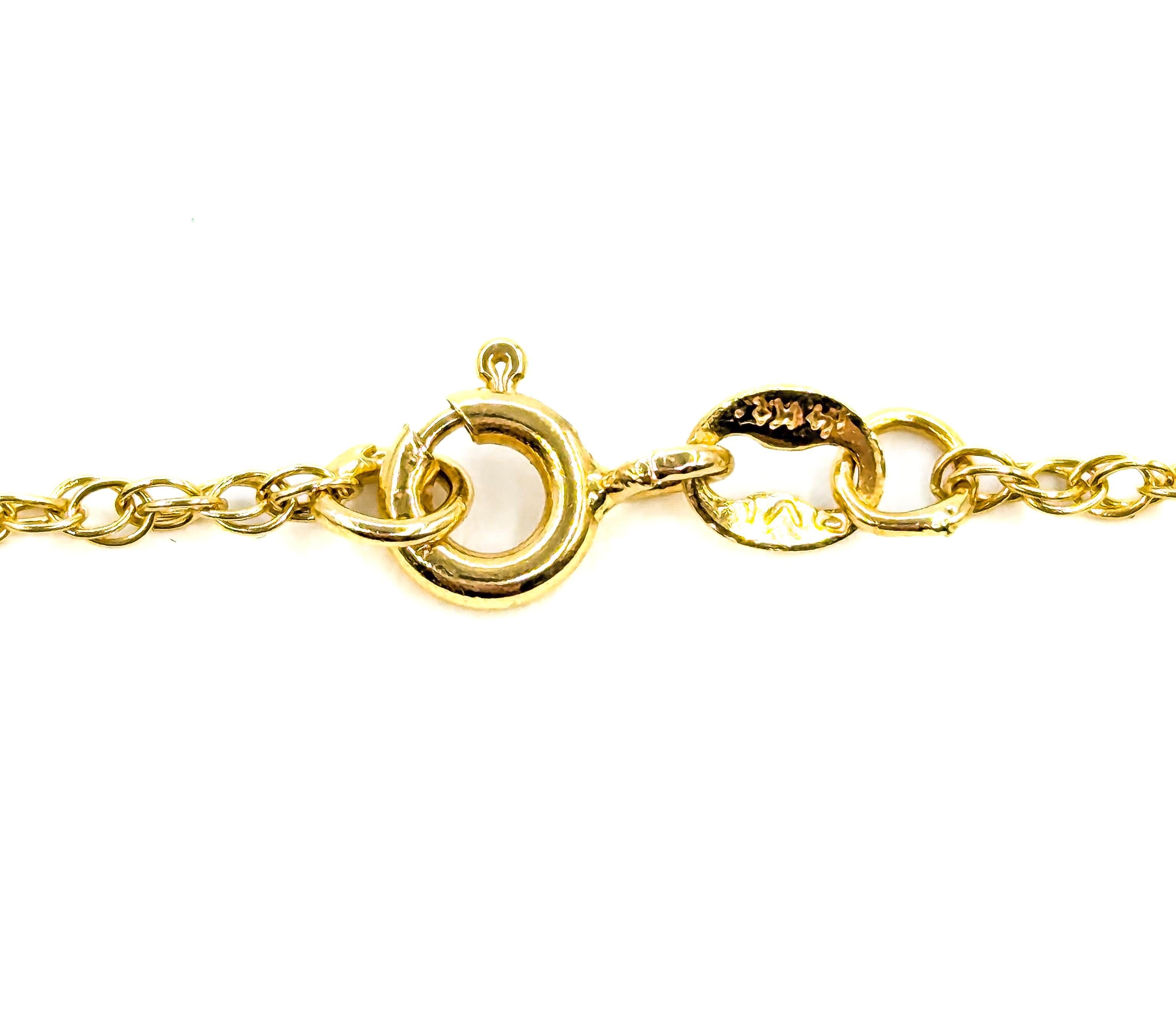 Round Cut Classic 3 Stone Diamond Station Pendant Necklace in Yellow Gold