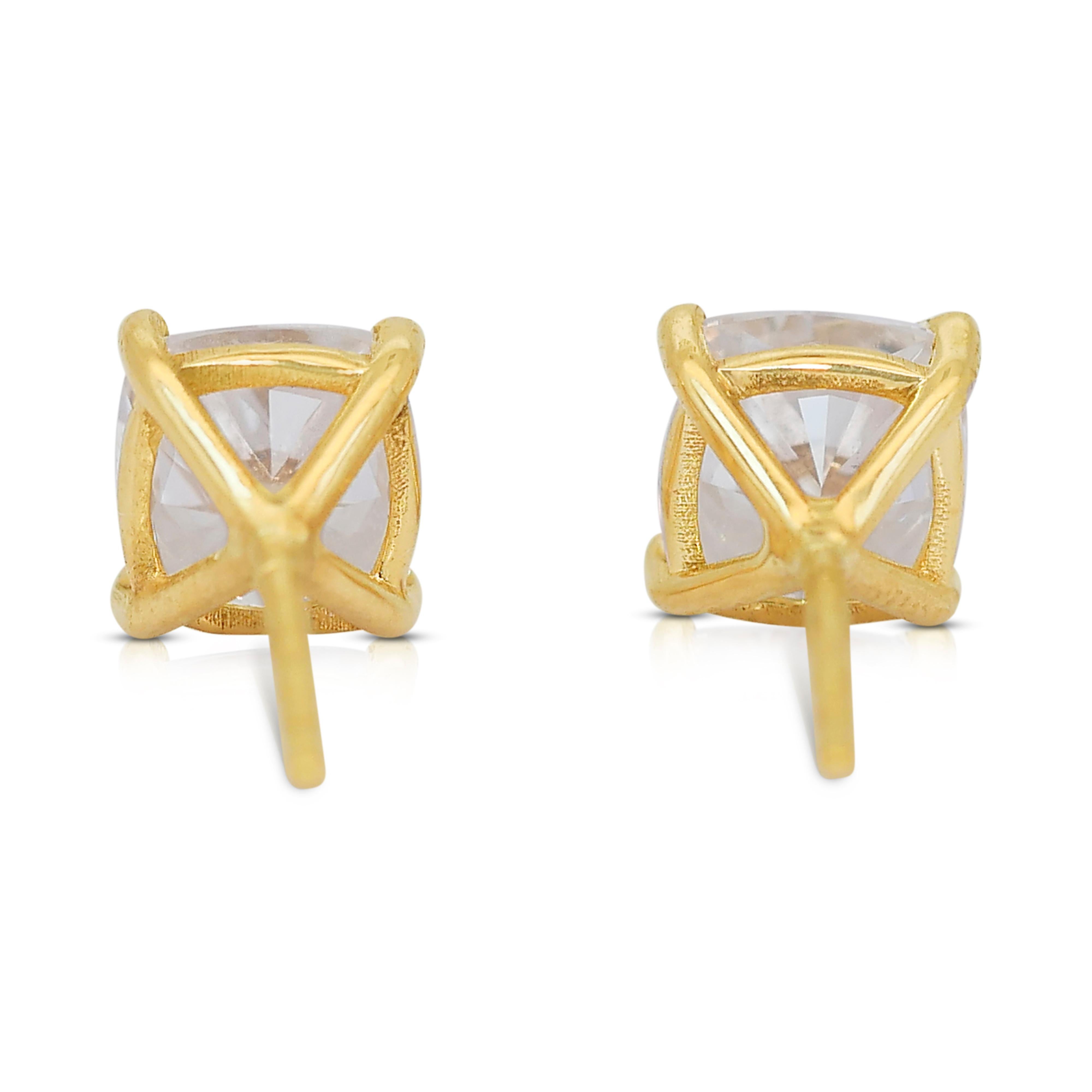 Orecchini classici con diamanti da 3,02 carati in oro giallo 18 carati - certificati IGI in vendita 2