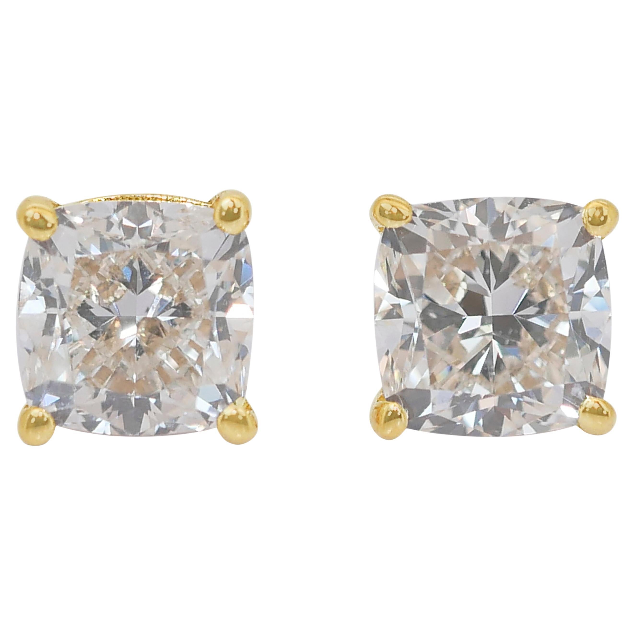 Classic 3.02ct Diamonds Stud Earrings in 18k Yellow Gold - IGI Certified