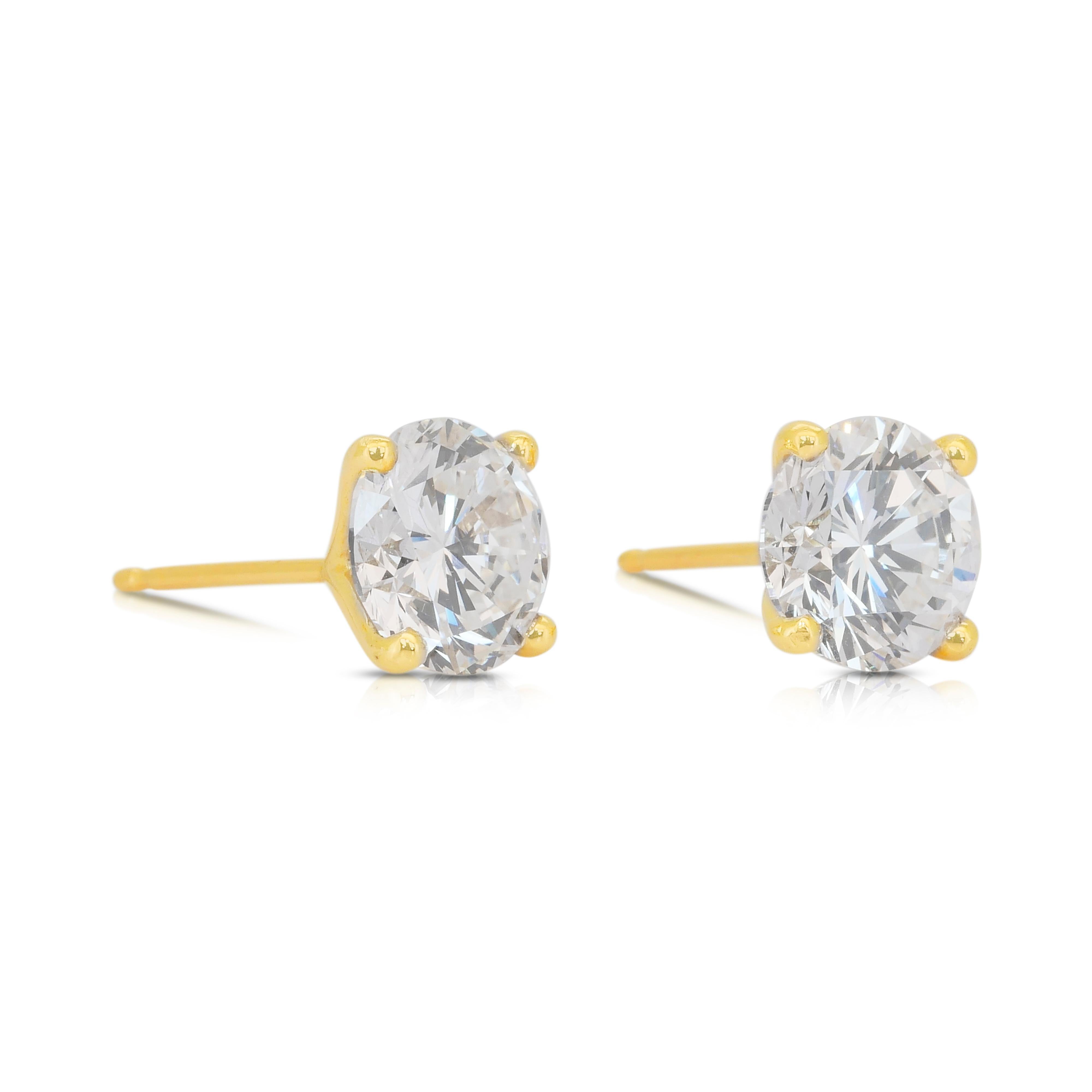 Taglio rotondo Classic 3.03ct Diamonds Stud Earrings in 18k Yellow Gold - IGI Certified in vendita