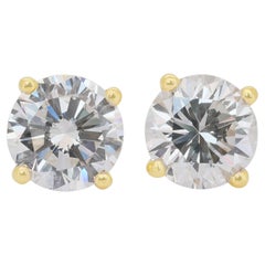 Classic 3.03ct Diamonds Stud Earrings in 18k Yellow Gold - IGI Certified