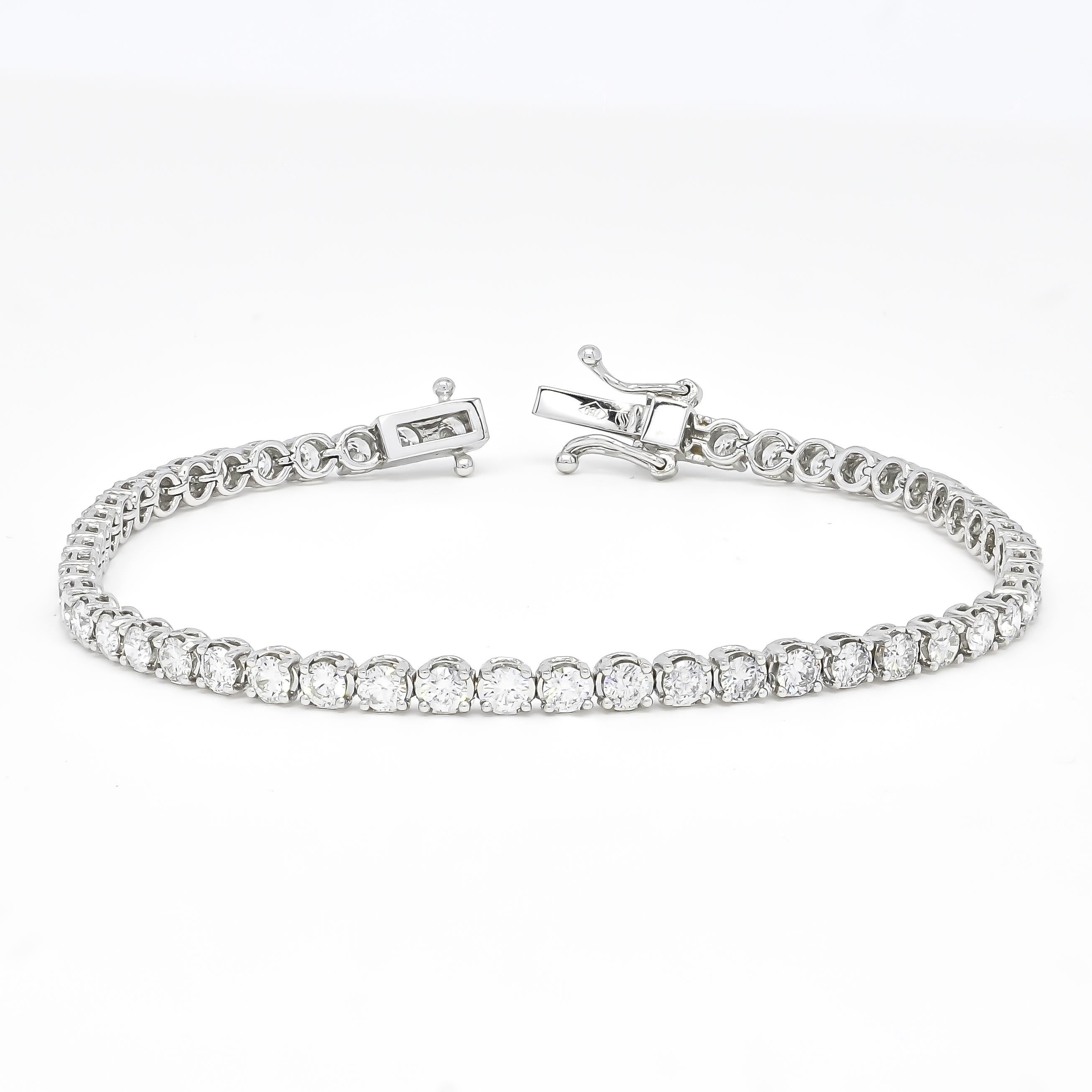 Modern Classic 4.00 Carat Four Prong Tennis Bracelet in 18k White Gold Natural Diamonds For Sale
