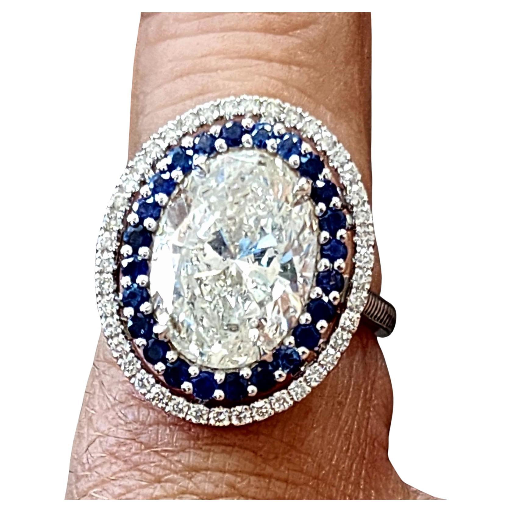 Anello cocktail classico ovale da 5 carati, diamanti e zaffiro blu