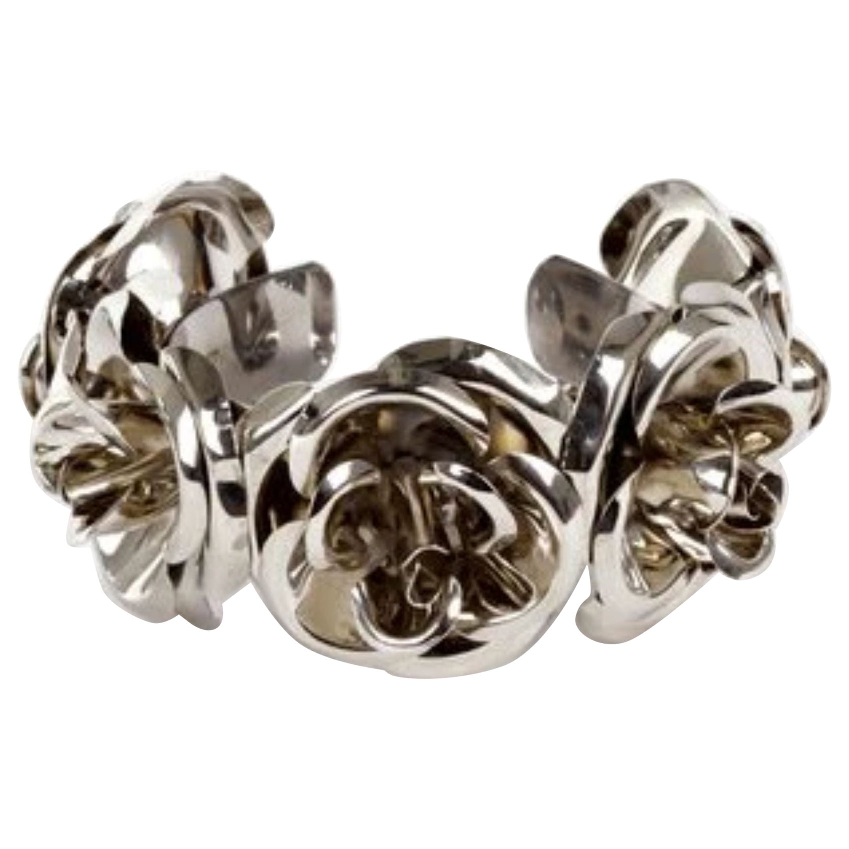 Bracelet de manchette classique à 5 roses en or blanc (Rhodium)