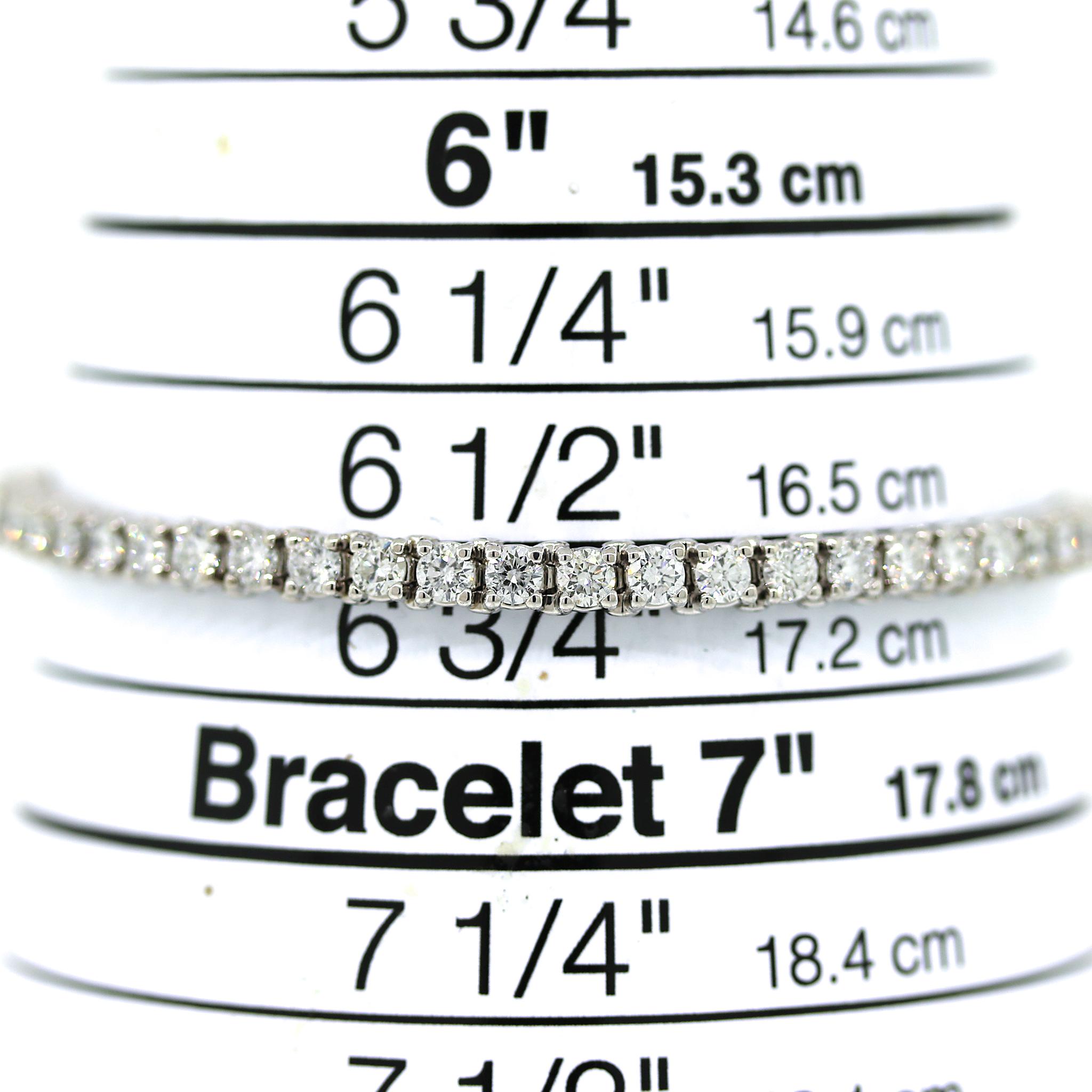 Classic 5.80 carat Diamond Tennis Bracelet In Excellent Condition In New York, NY