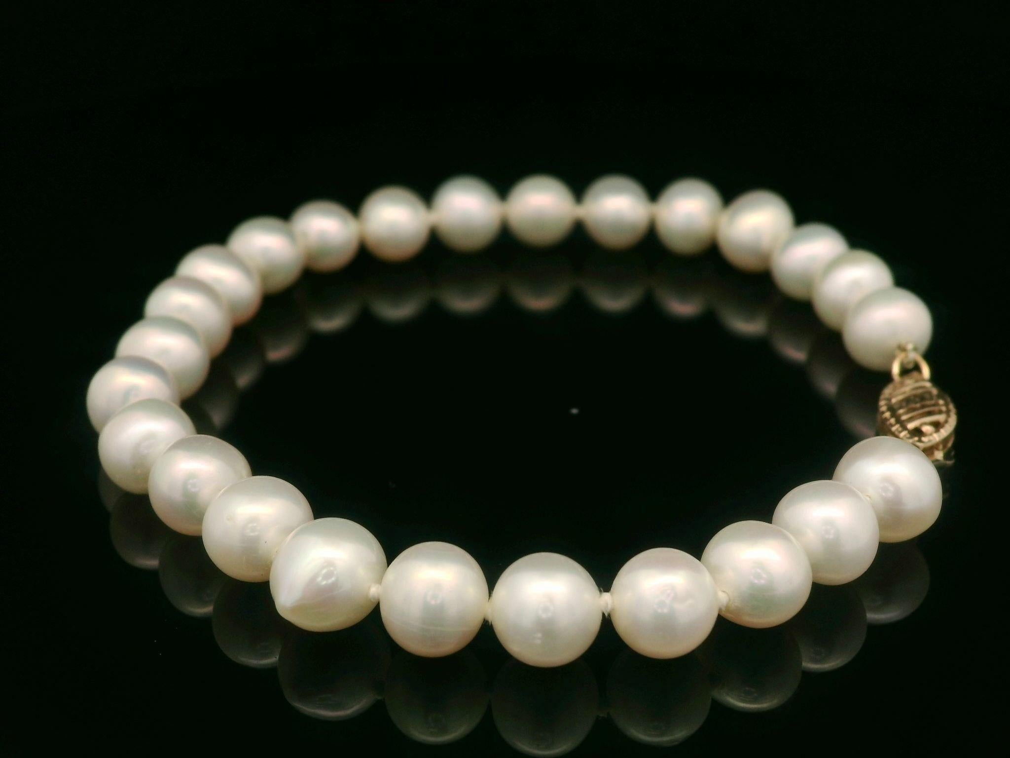 Classic 6-7mm Cultured Pearl Strand Bracelet w/ 14k Yellow Gold Hook Push Clasp For Sale 1