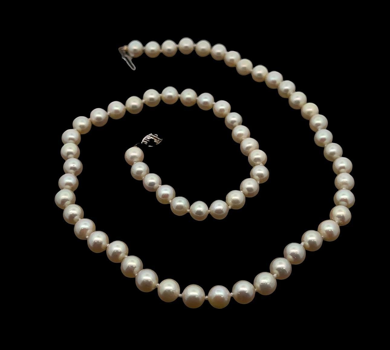 Collana classica con fili di perle coltivate da 6,5-7 mm con chiusura a filigrana in oro bianco 14k in vendita 1