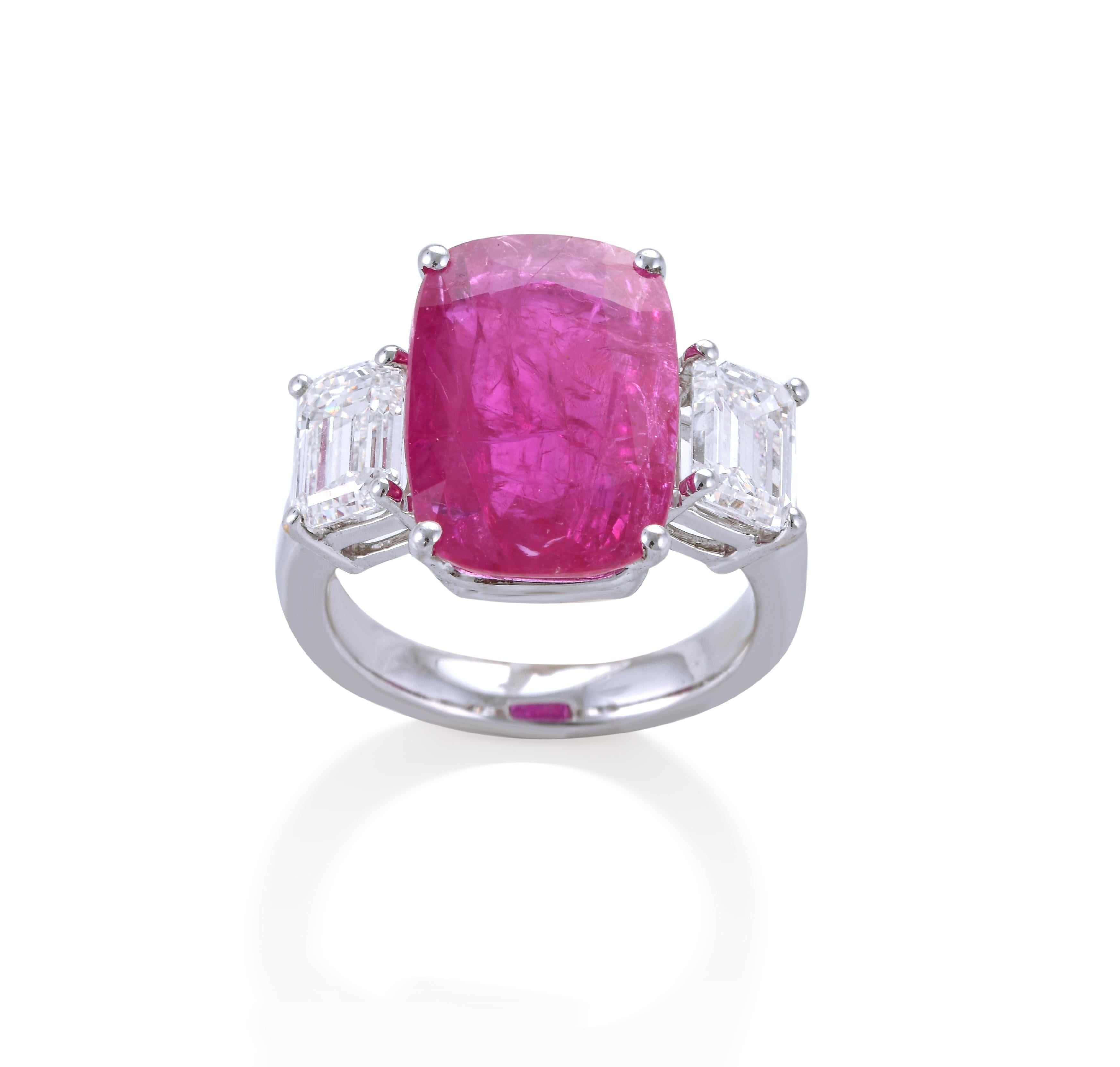 Classic 6.61 Carat Ruby Ring with 2.01 Carat Emerald Cut Diamonds In New Condition For Sale In Mumbai, Maharashtra