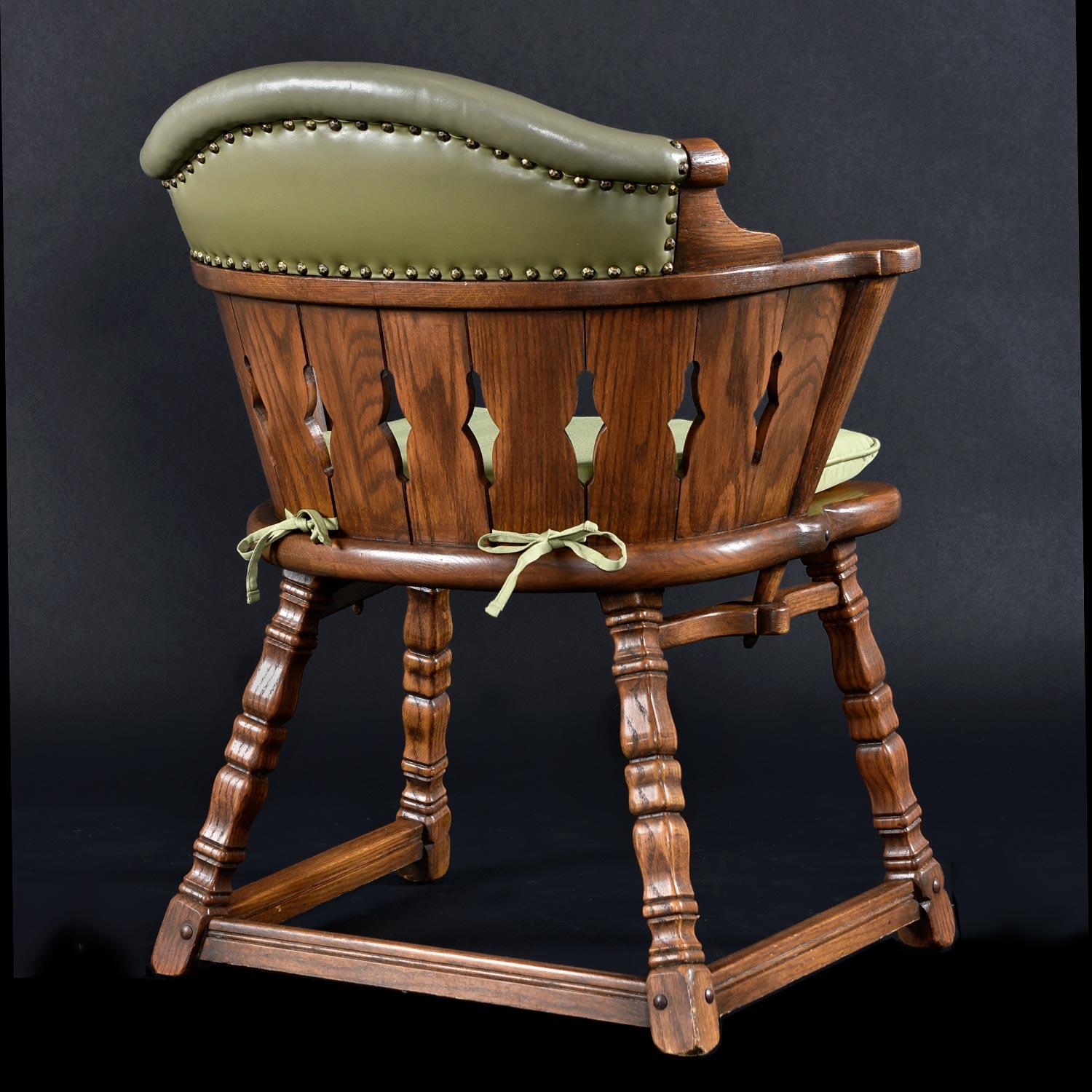 Classic 7-Player Viking Oak Poker Table Set by Romweber in Green Vinyl 1