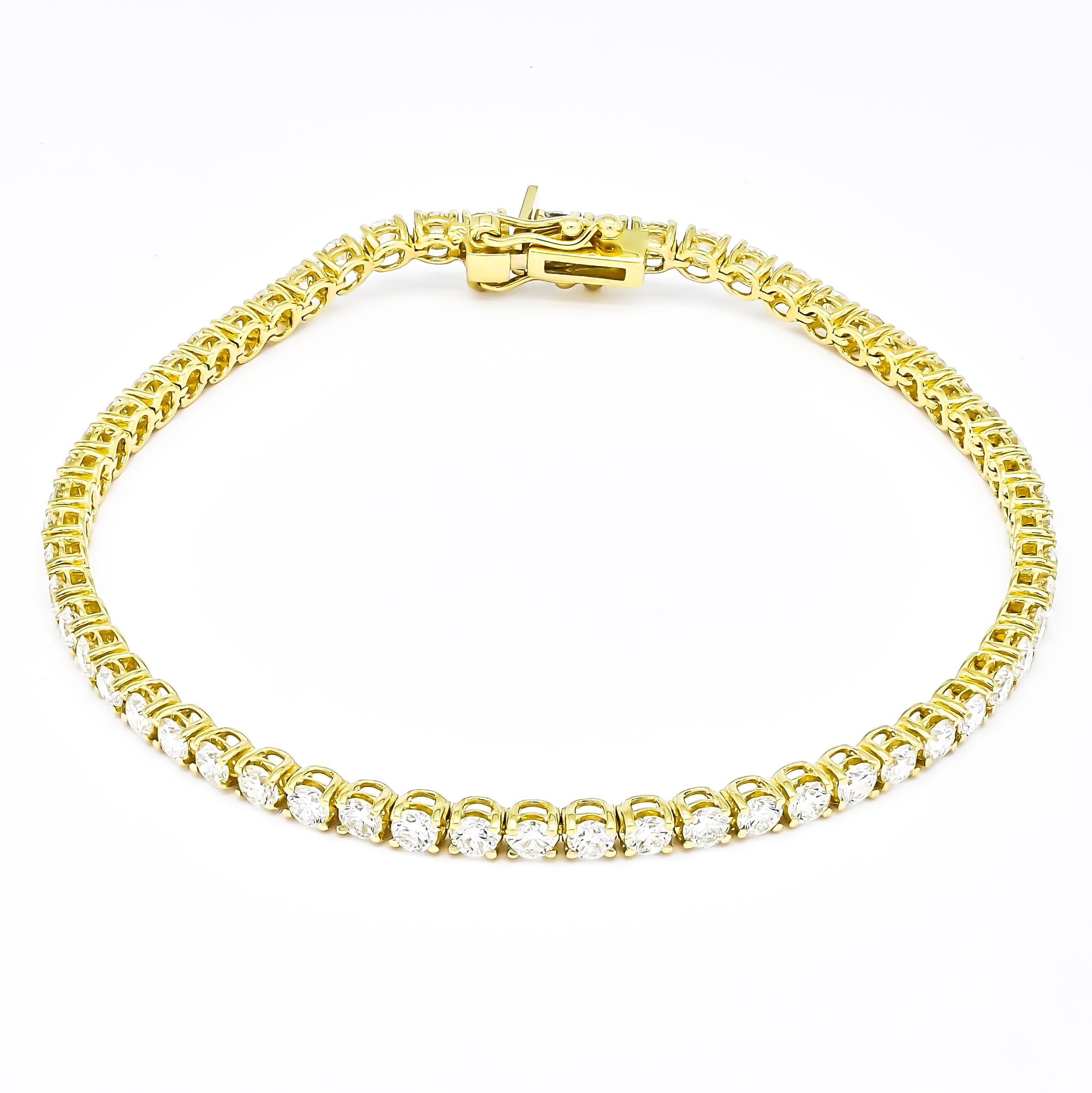  Bracelet tennis à quatre griffes en or jaune 18 carats avec diamants naturels de 8,00 carats   Neuf - En vente à Antwerpen, BE