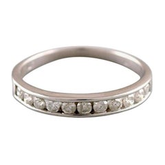 Vintage Classic Alliance Ring in 10 Carat White Gold with Numerous Diamonds