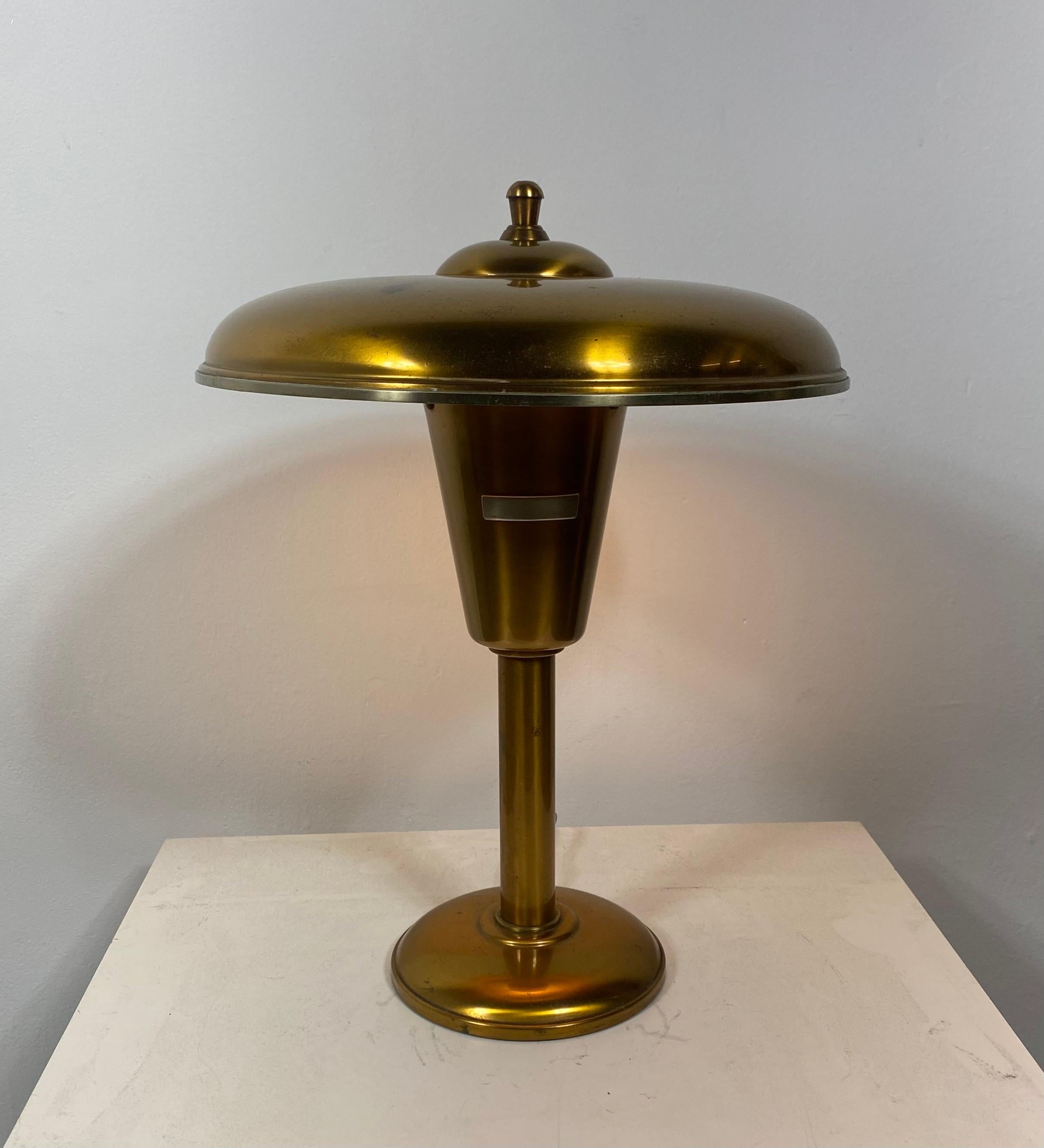 Classic American Art Deco, Faries Desk / Task Lamp, circa 1930s For Sale 3