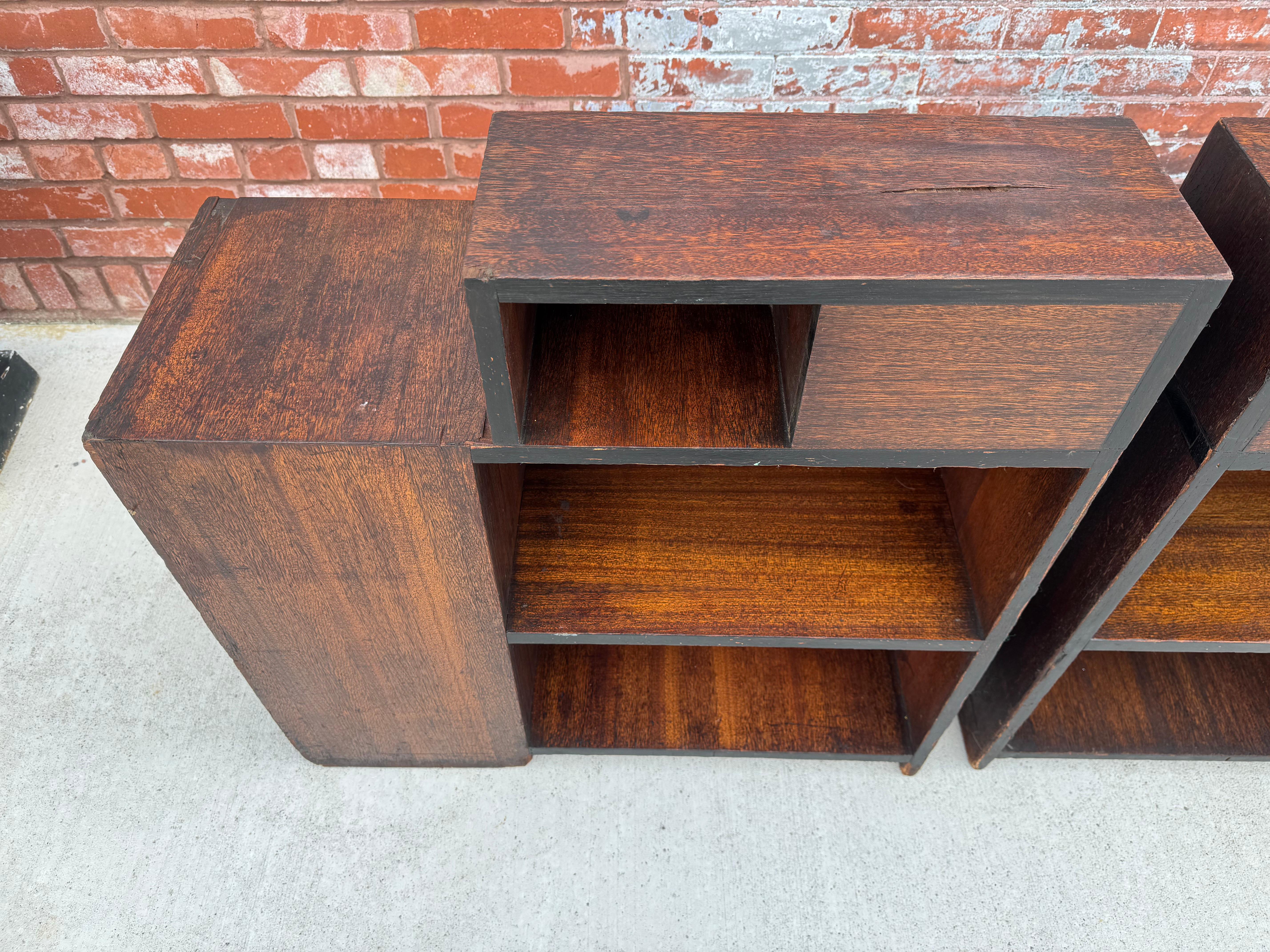 Tables de chevet classiques américaines Art déco style Paul Frankl en vente 1