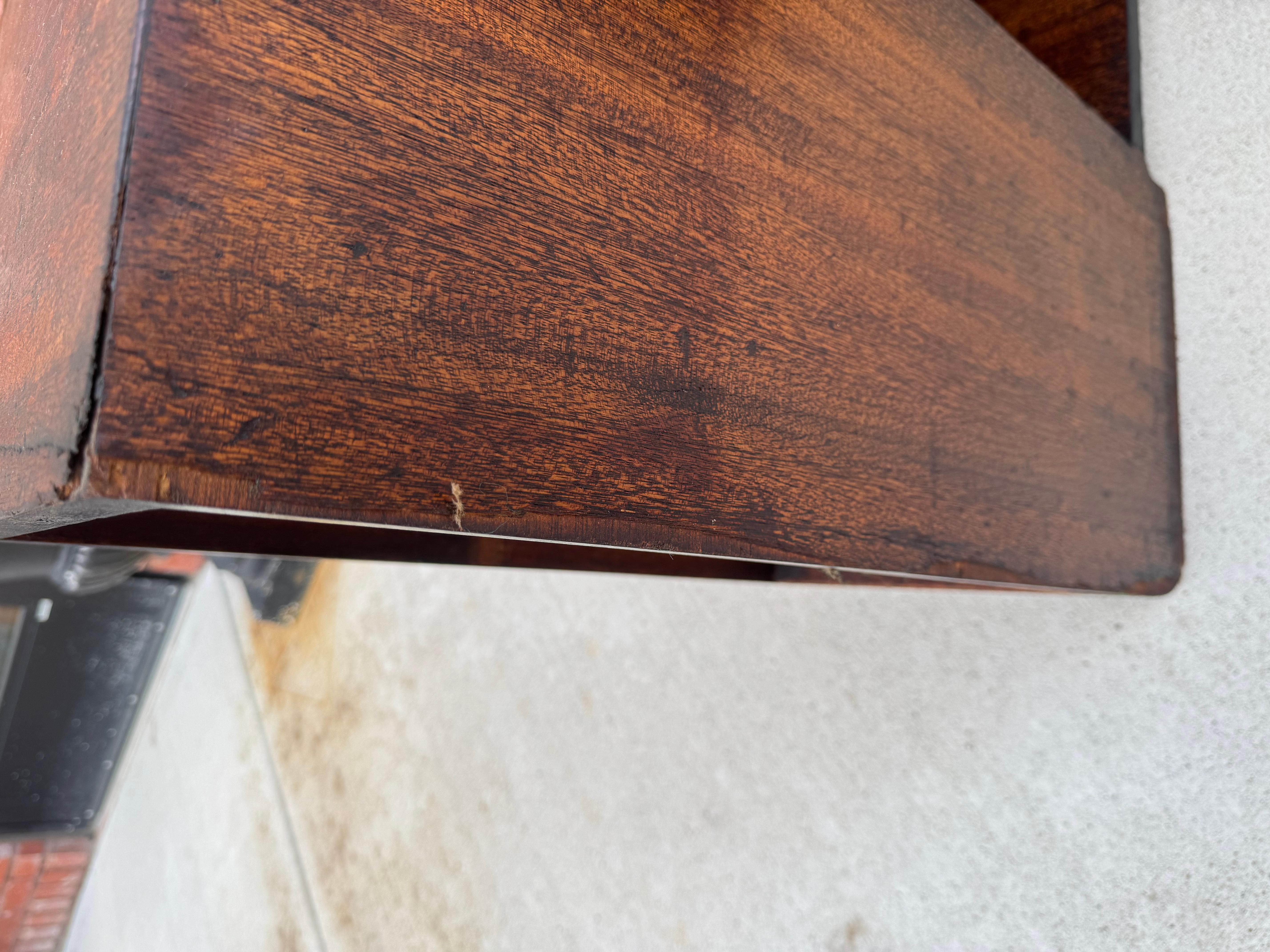 Tables de chevet classiques américaines Art déco style Paul Frankl en vente 2