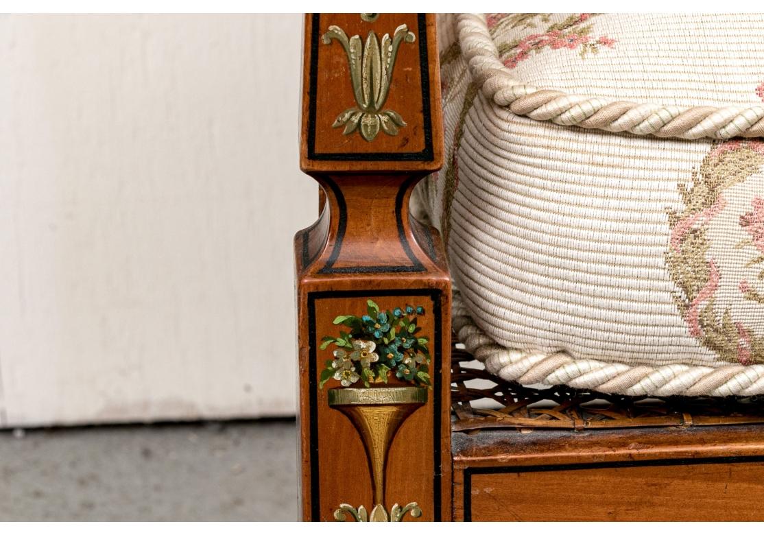 Clásico Y Elegante Sillón Estilo Adam Pintado Antiguo en venta 4