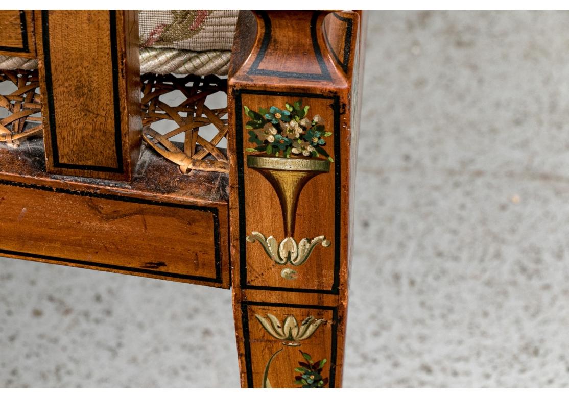 Clásico Y Elegante Sillón Estilo Adam Pintado Antiguo en venta 11