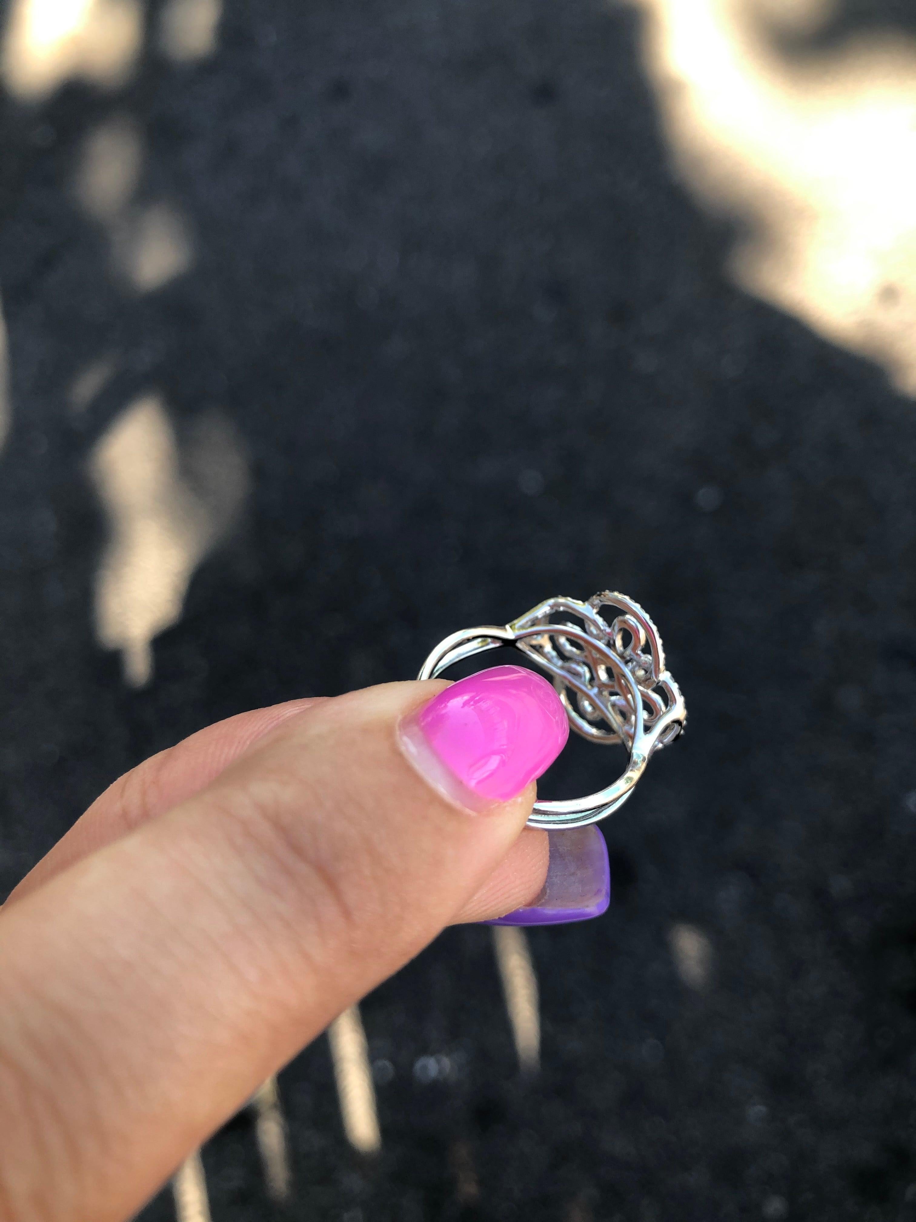 in vendita:  Anello da sposa classico ed elegante in oro bianco con diamante bianco per lei 5
