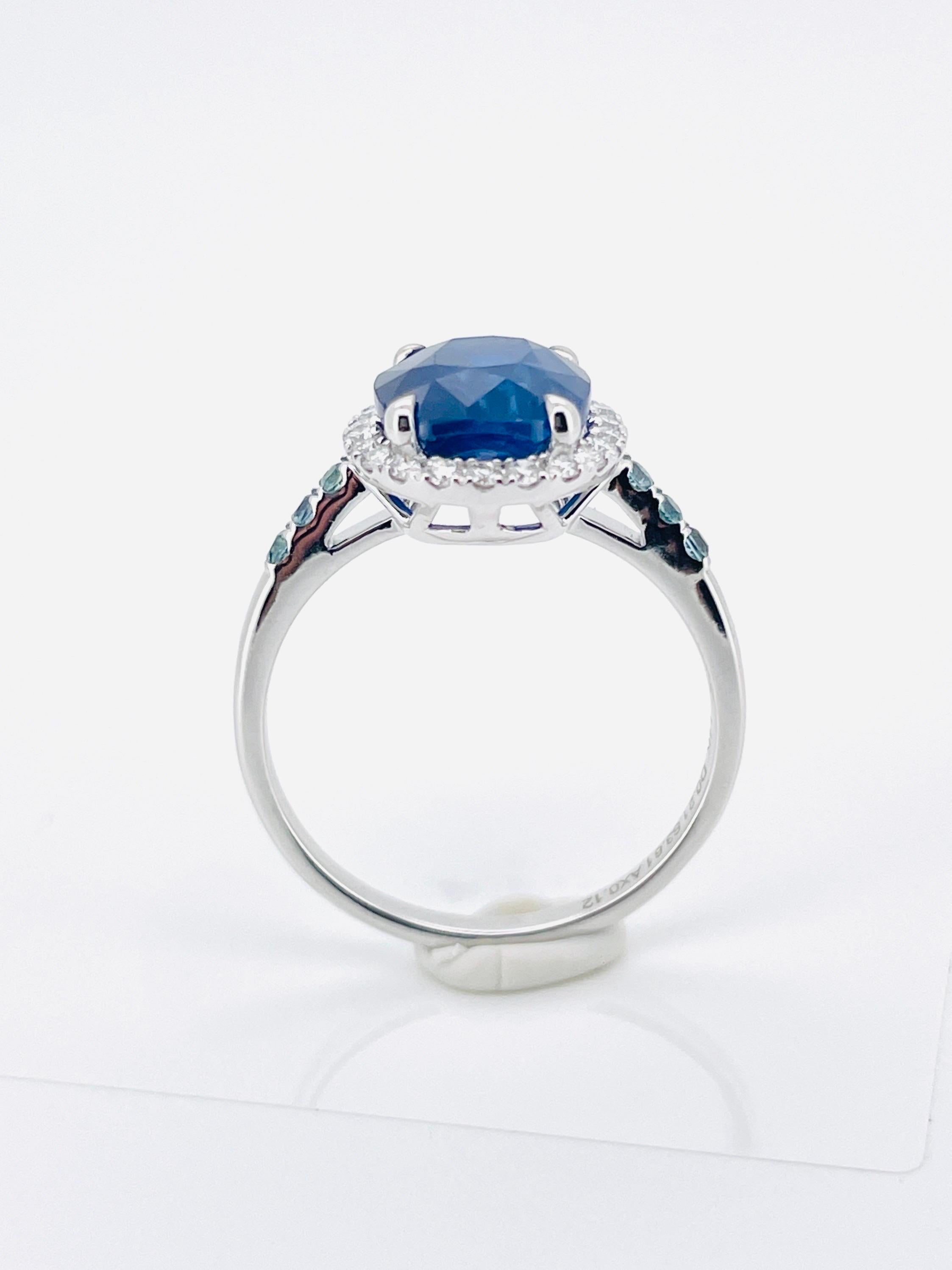 3.61 Ct Classic Royal blue Sapphire Ring with alexandrite and diamonds in vendita 6