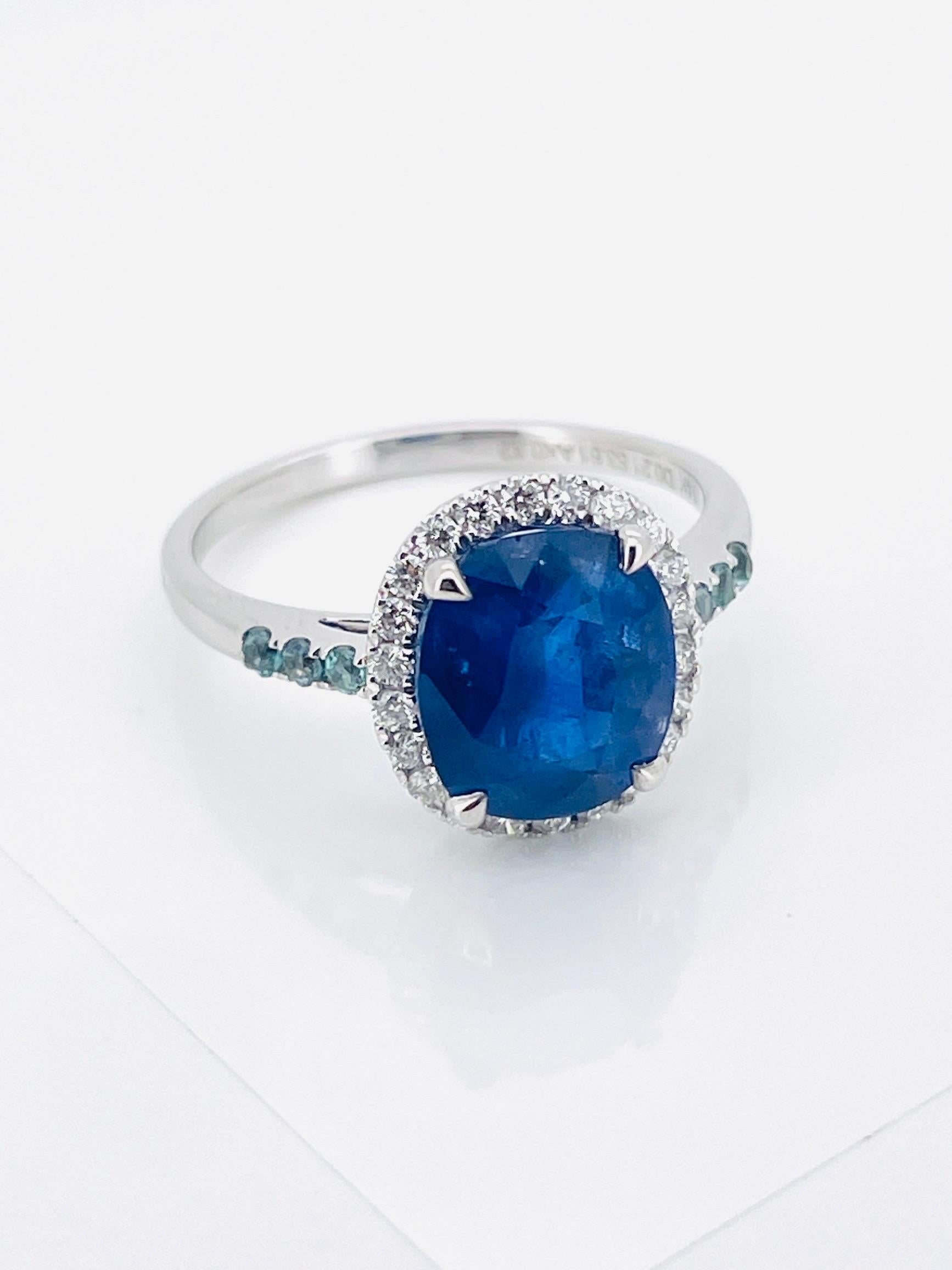 3.61 Ct Classic Royal blue Sapphire Ring with alexandrite and diamonds in vendita 12