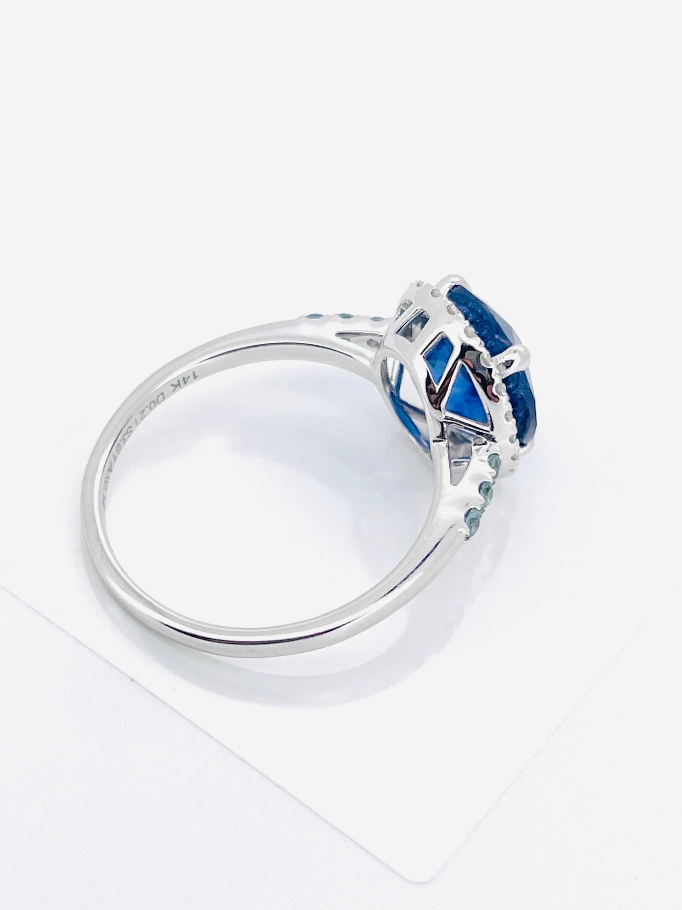 Donna 3.61 Ct Classic Royal blue Sapphire Ring with alexandrite and diamonds in vendita