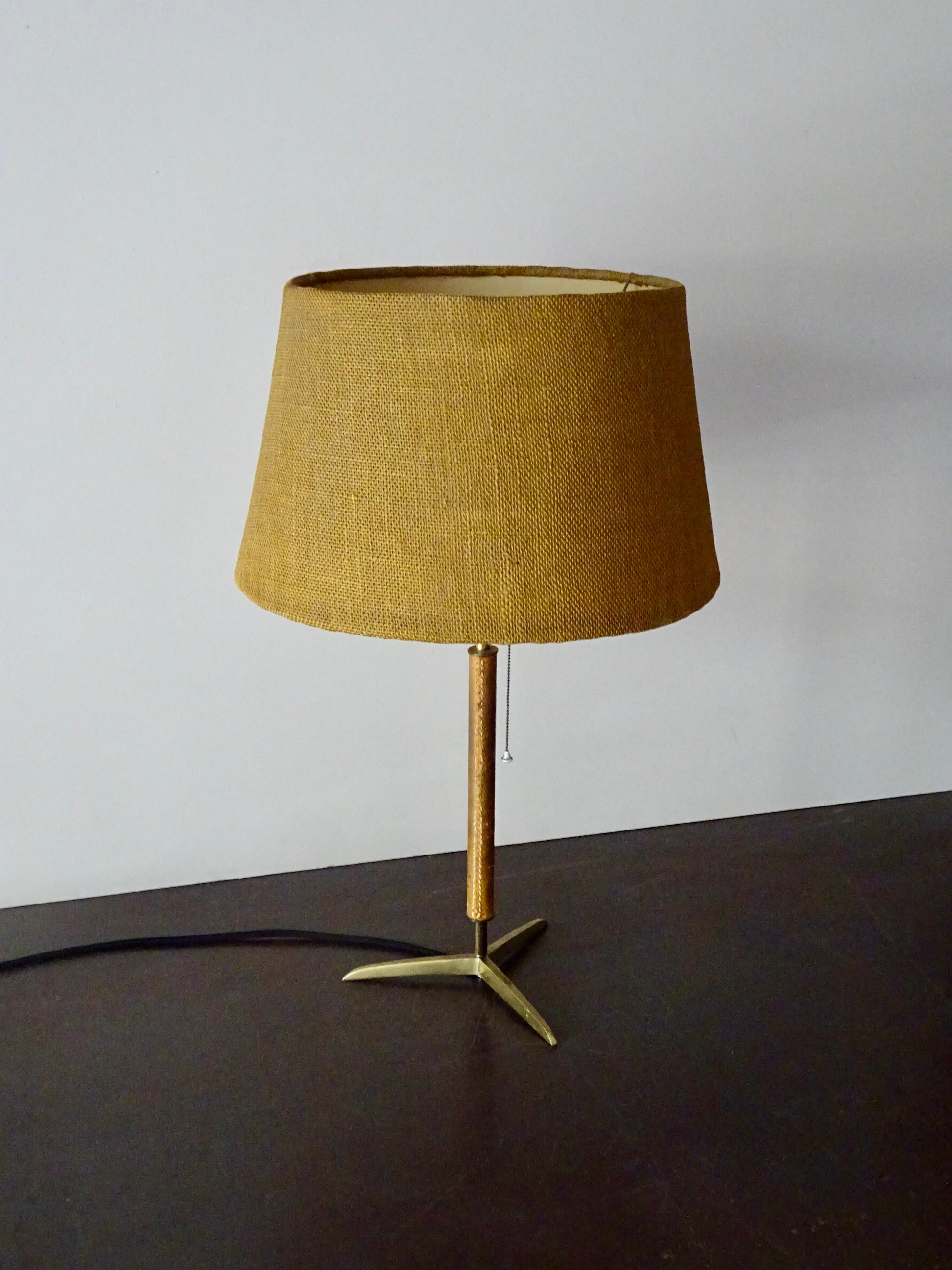 Klassische und moderne Schreibtischlampe. Spanien 60er Jahre. (Spanisch) im Angebot