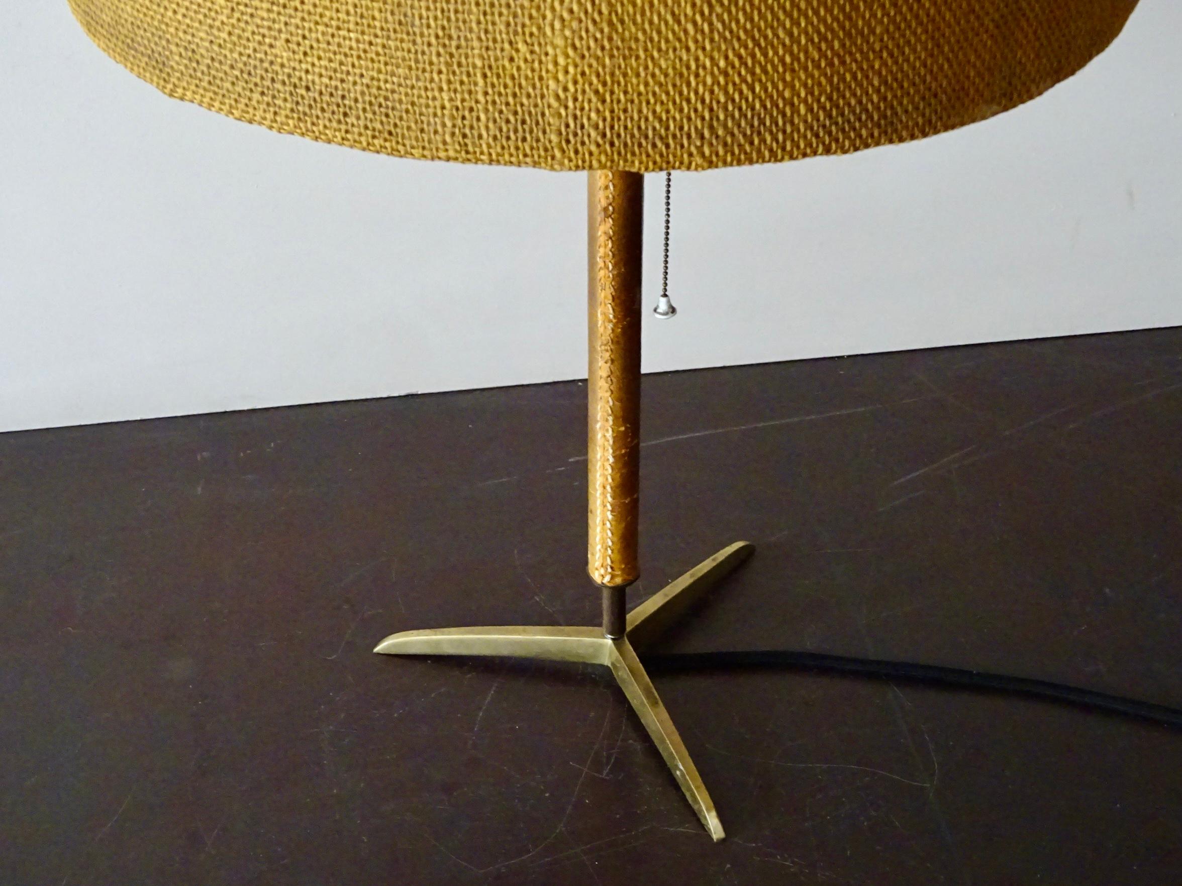 Klassische und moderne Schreibtischlampe. Spanien 60er Jahre. im Angebot 1